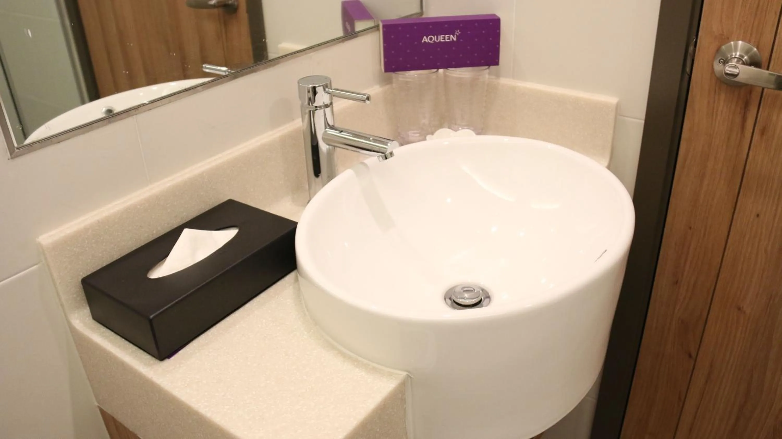 Bathroom in Aqueen Heritage Hotel Little India