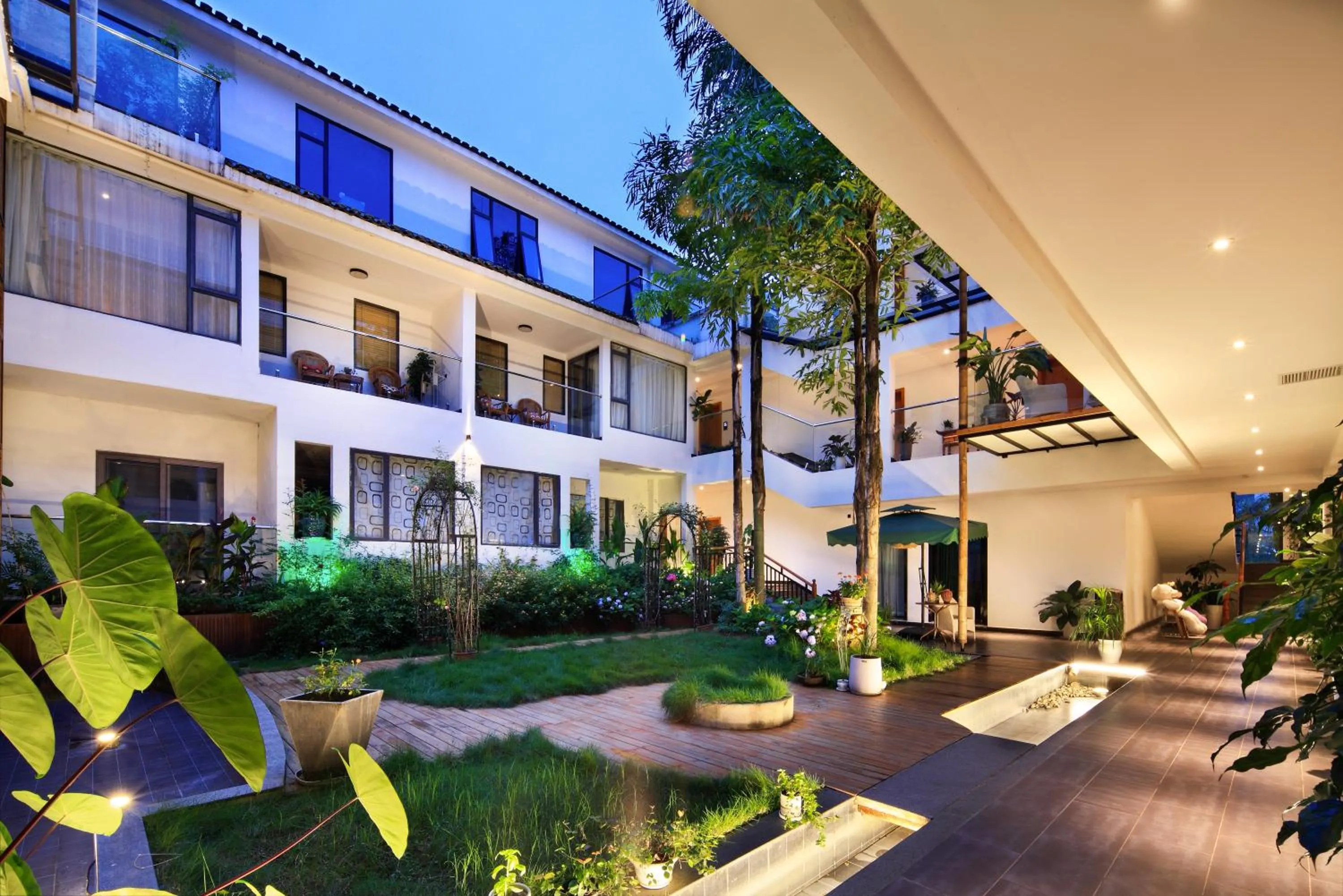 Hotel Del Moon