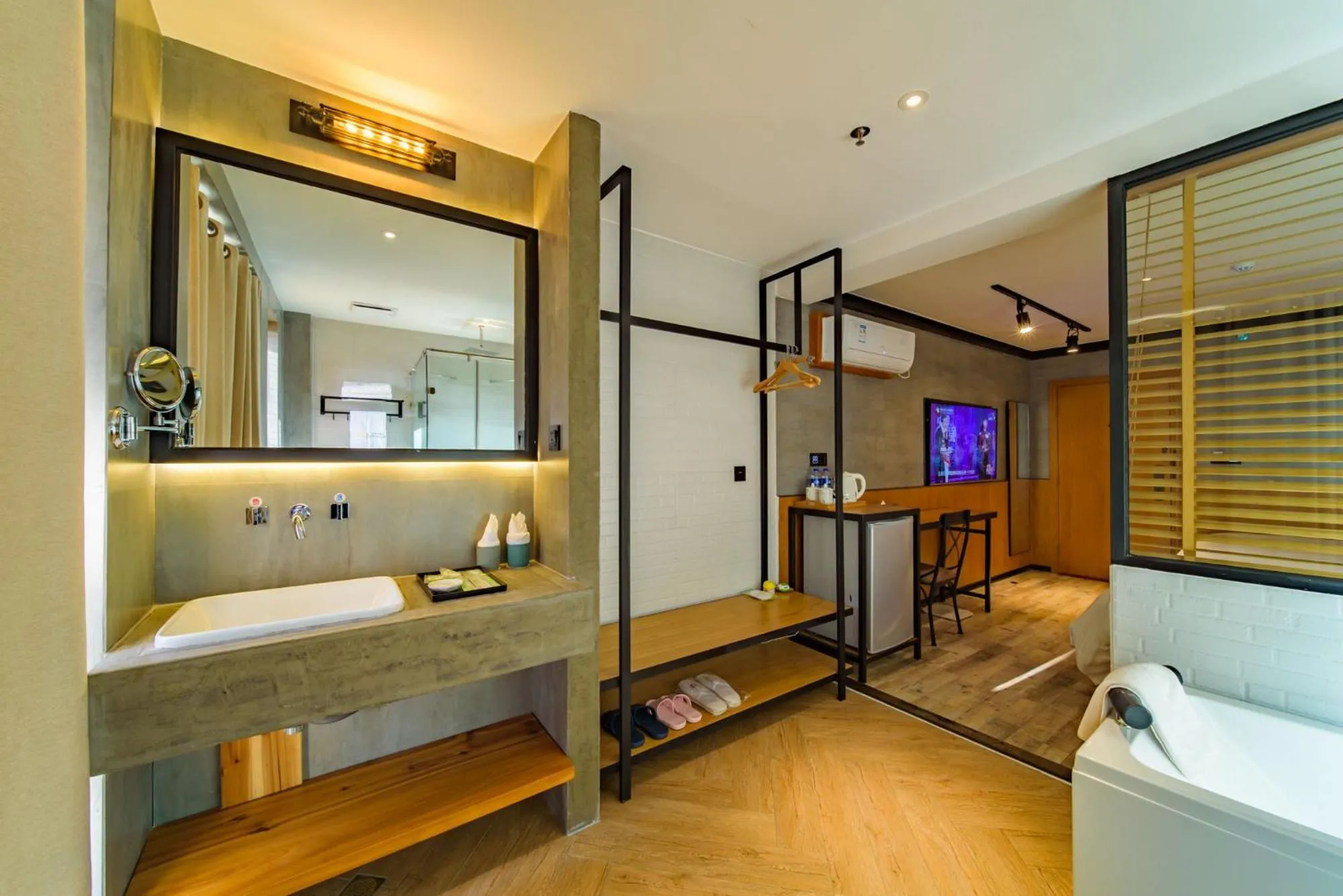Twin Room with Balcony in Hotel Del Moon