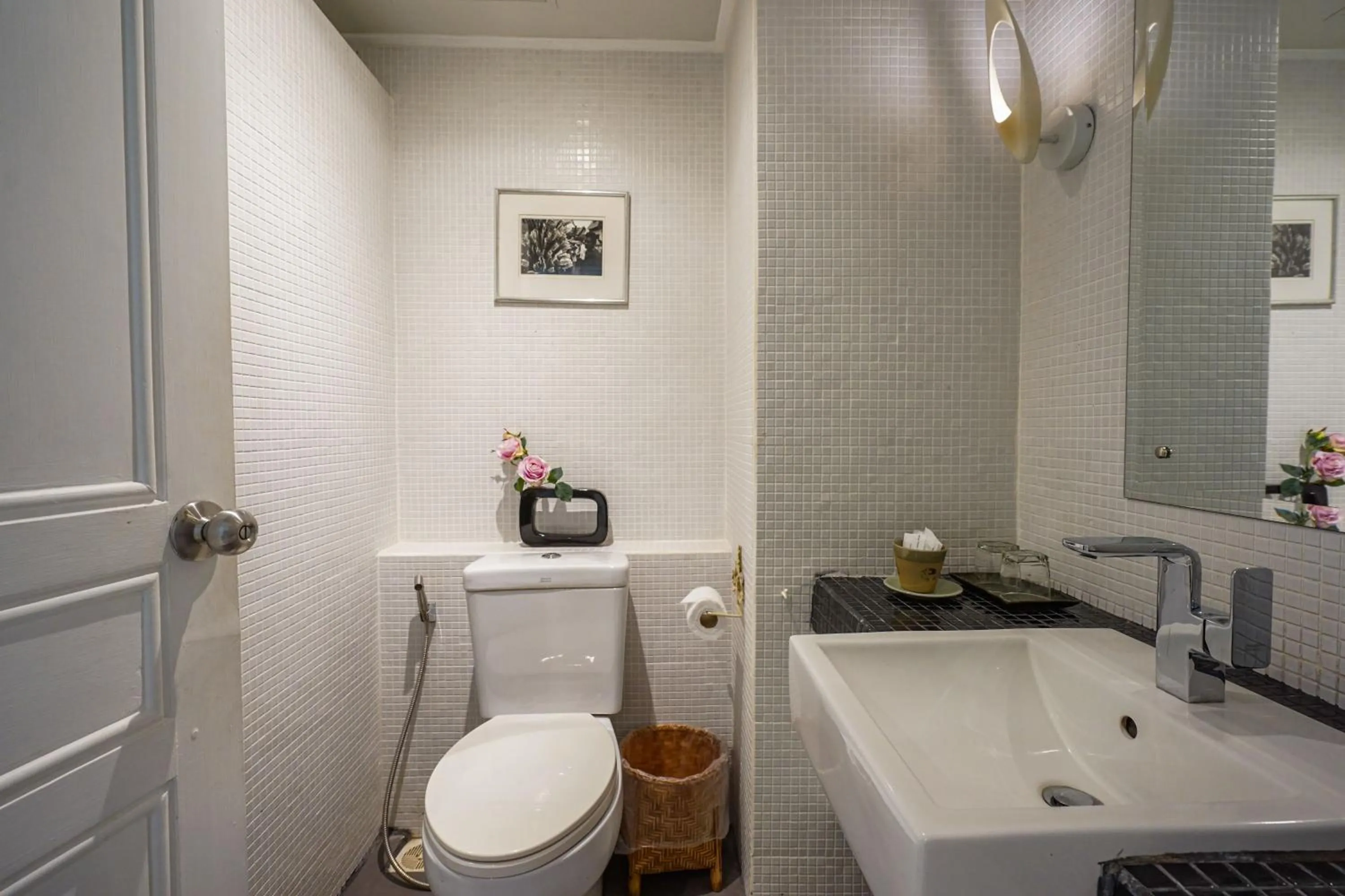 Toilet in At Pingnakorn Nimman Hotel