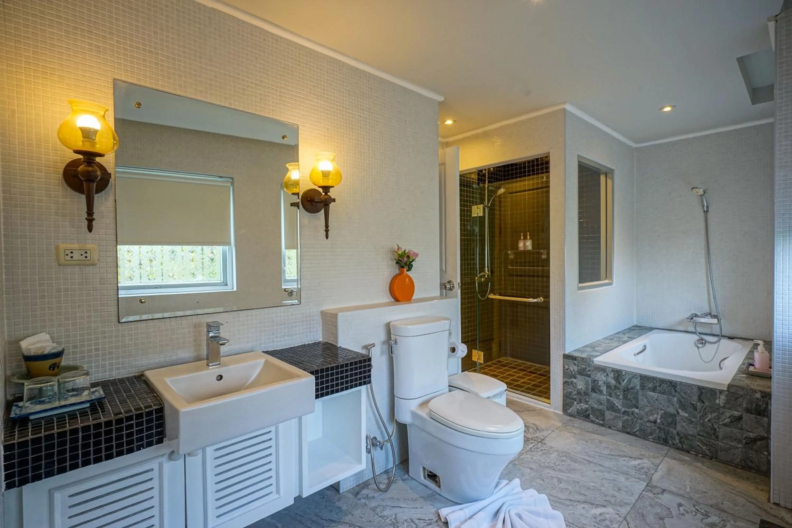 At Pingnakorn Nimman Hotel