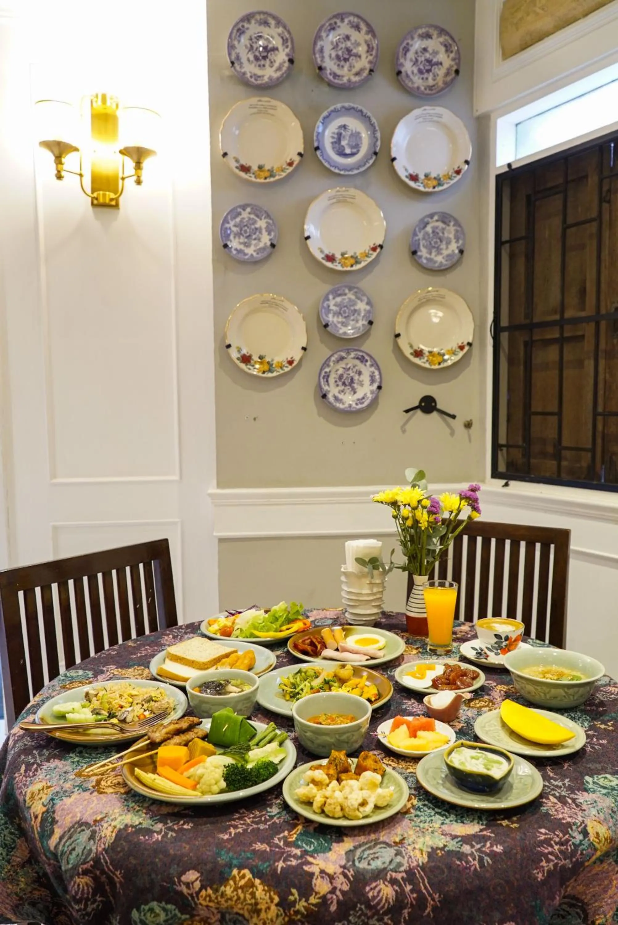 Breakfast in At Pingnakorn Nimman Hotel