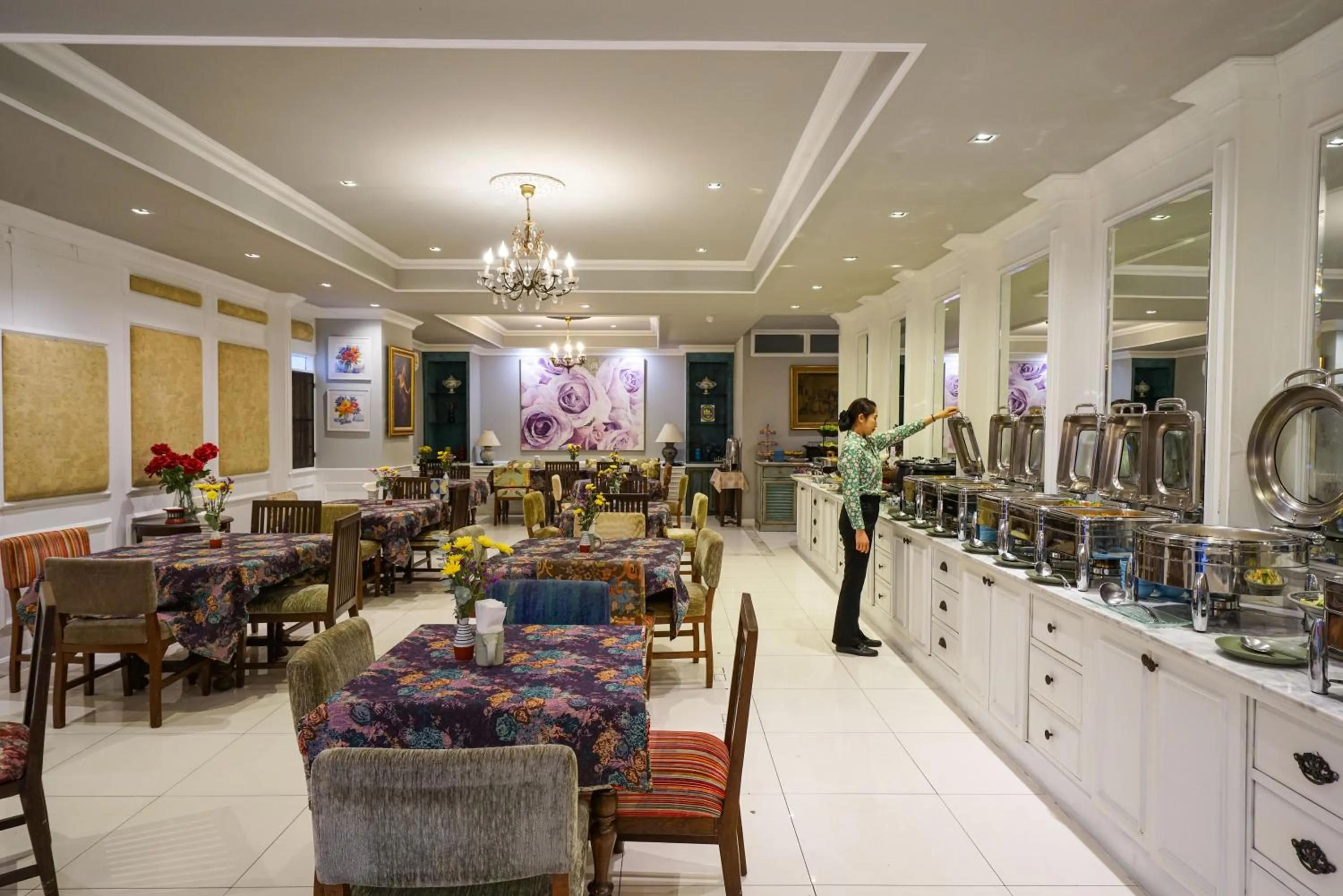 Restaurant/places to eat in At Pingnakorn Nimman Hotel