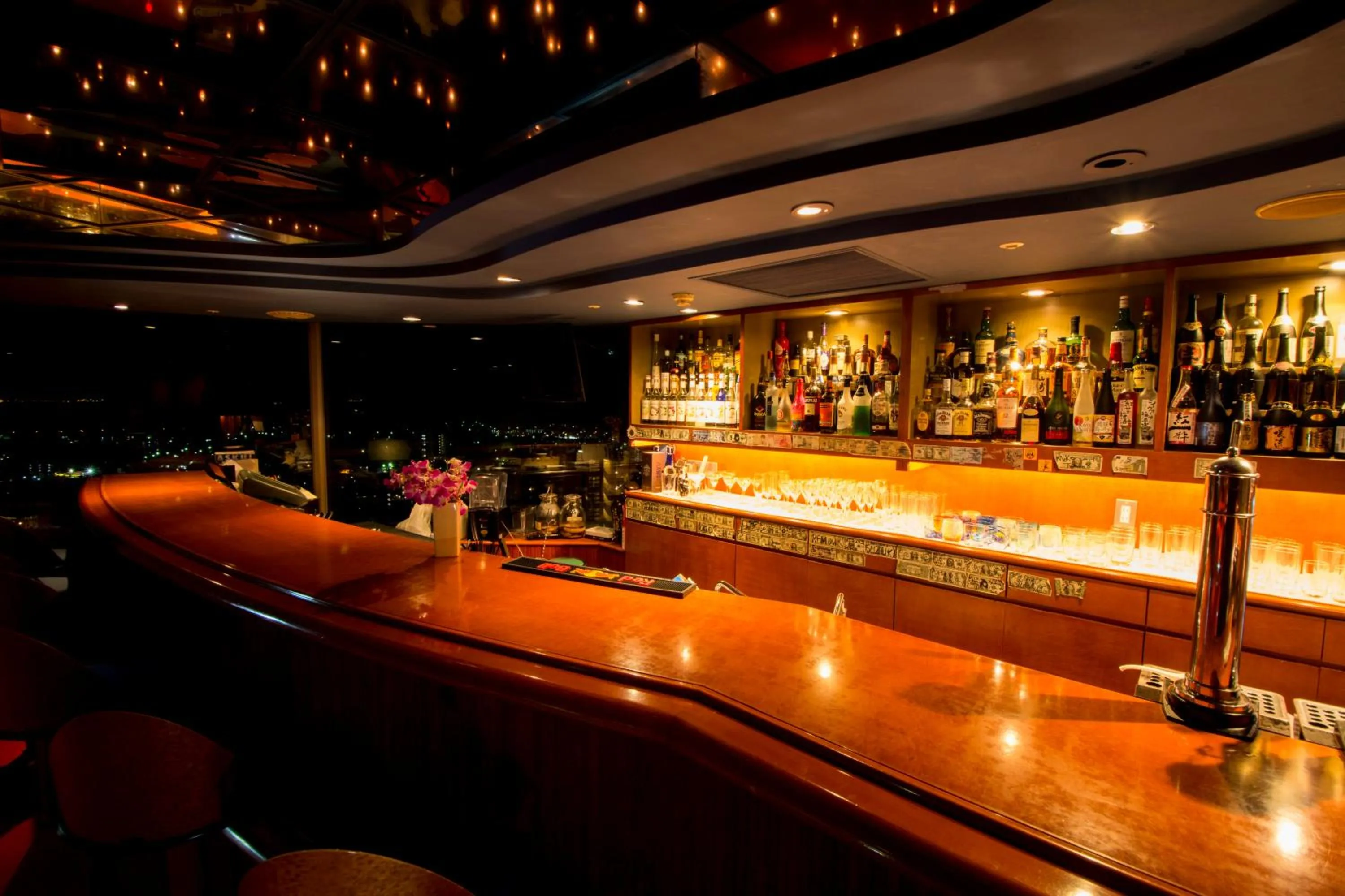 Lounge or bar in Okinawa Grand Mer Resort