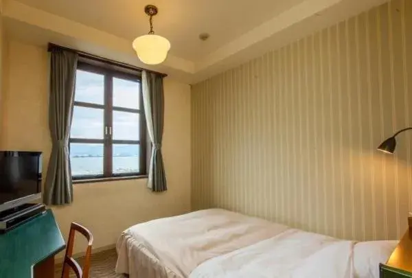 Double Room with Small Double Bed - single occupancy in Kitabiwako Hotel Grazie Double Room with Small Double Bed - single occupancy in Kitabiwako Hotel Grazie