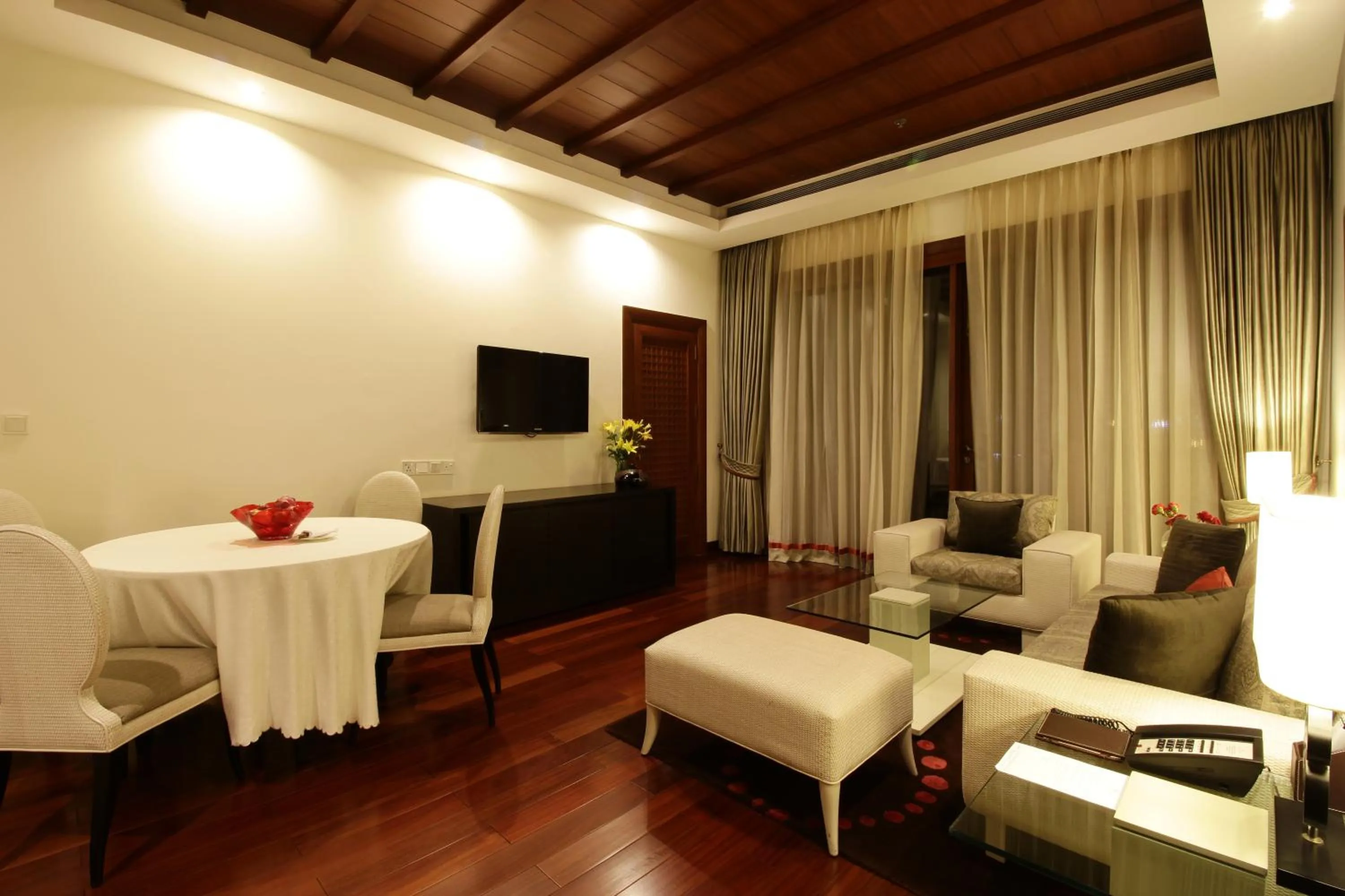 Bed in Jaypee Greens Golf and Spa Resort