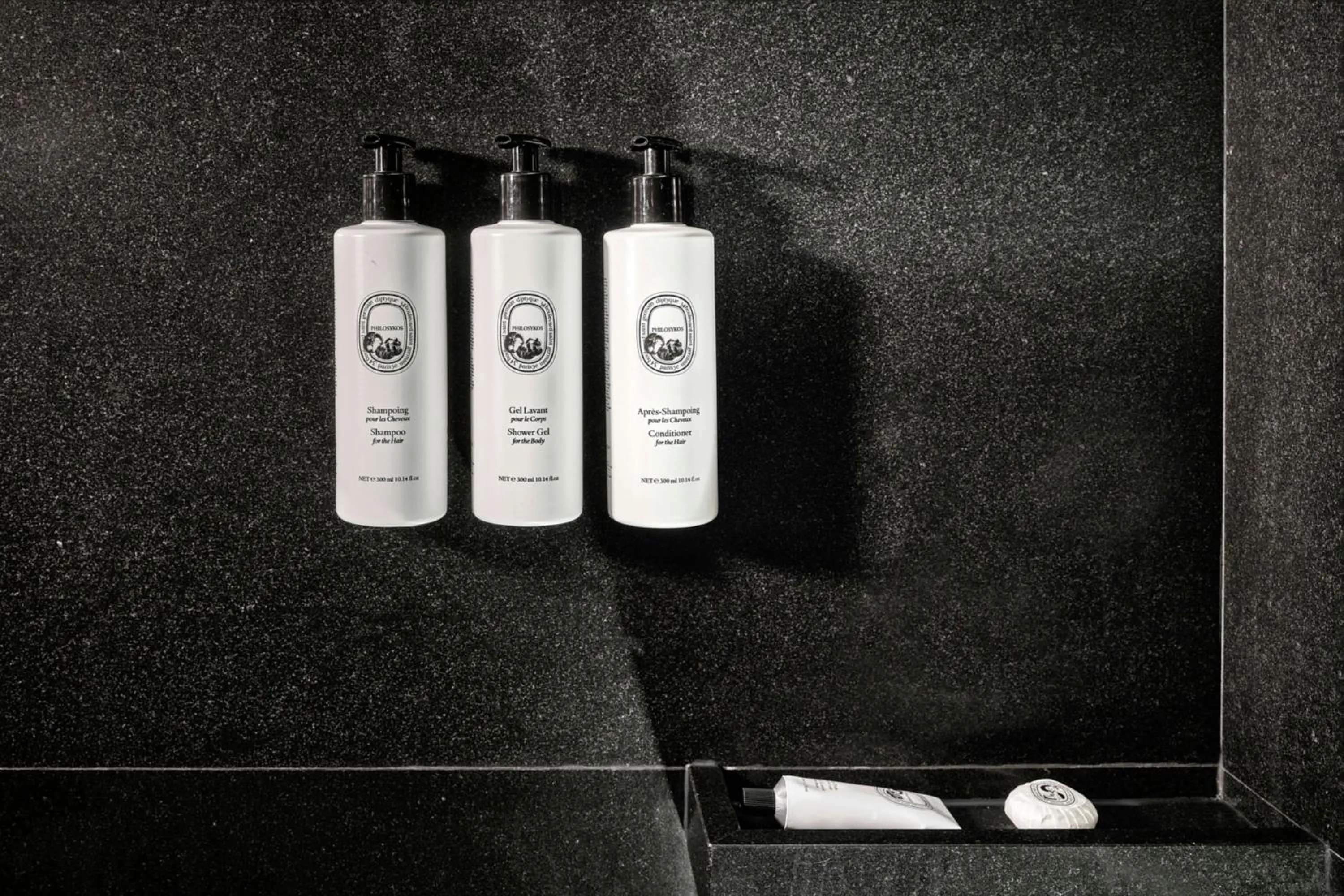 Bathroom in Duxton Reserve Singapore, Autograph Collection