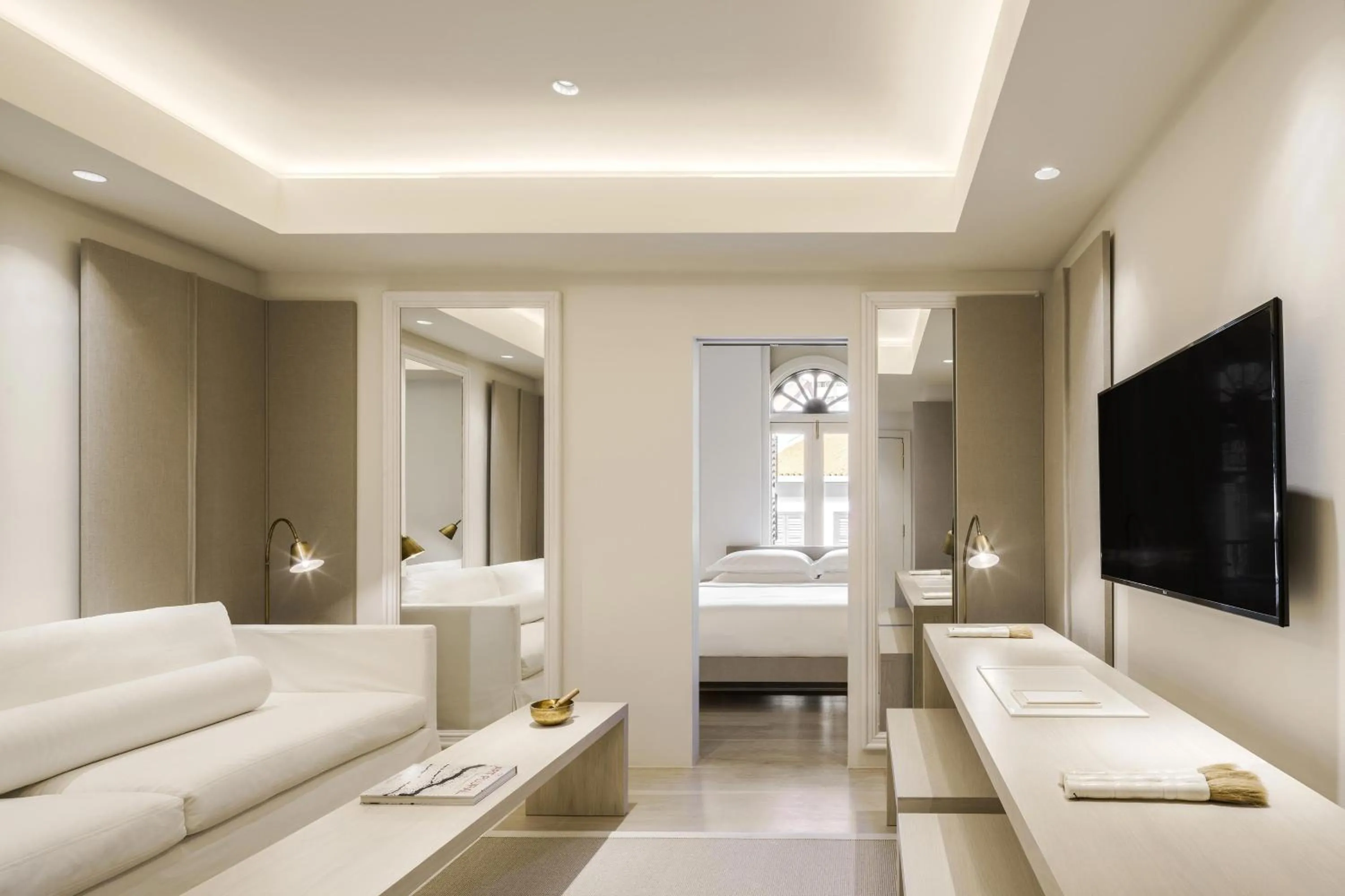 Living room, Bed in Duxton Reserve Singapore, Autograph Collection