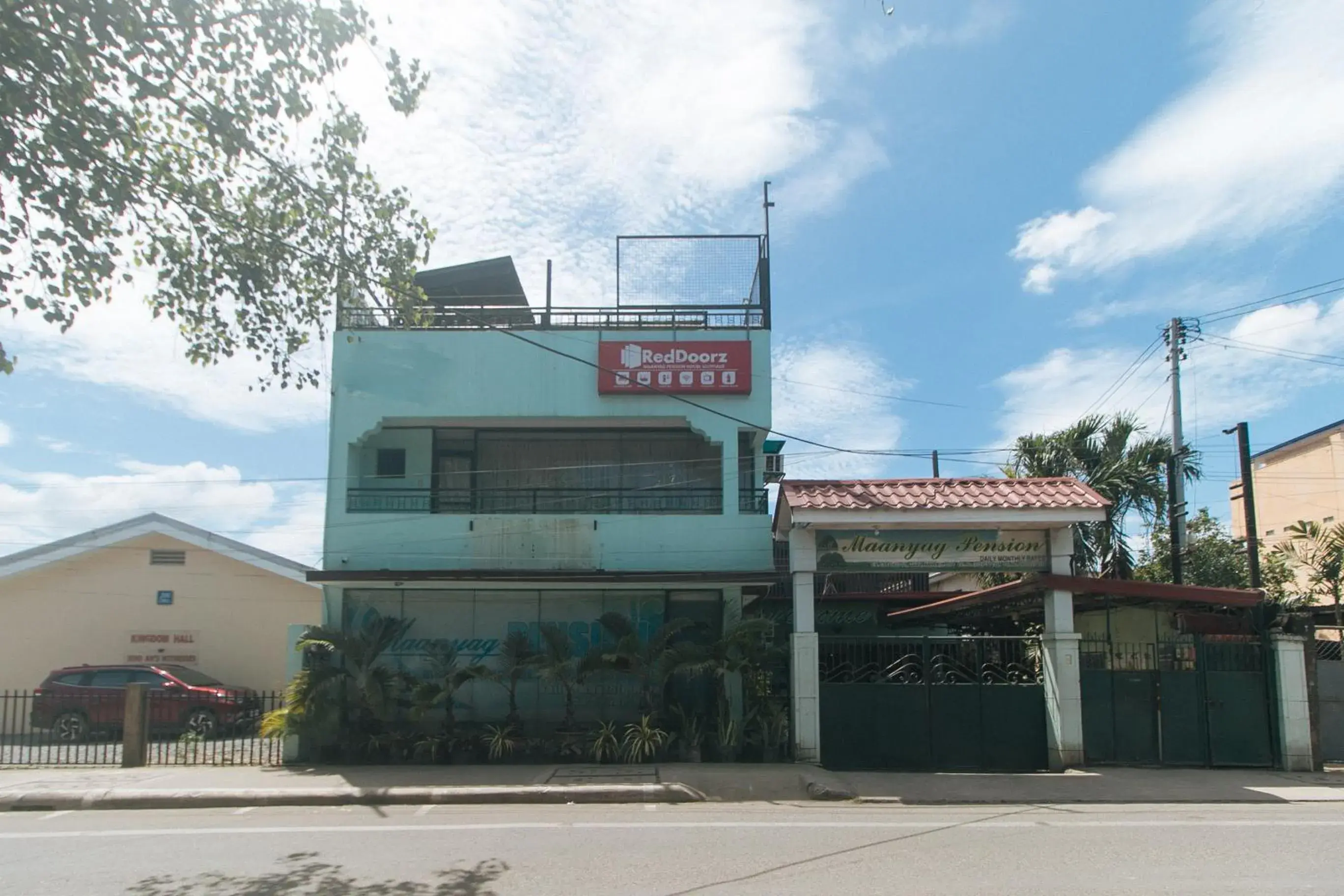 Property building in RedDoorz at Maanyag Pension House Mandaue Property building in RedDoorz at Maanyag Pension House Mandaue
