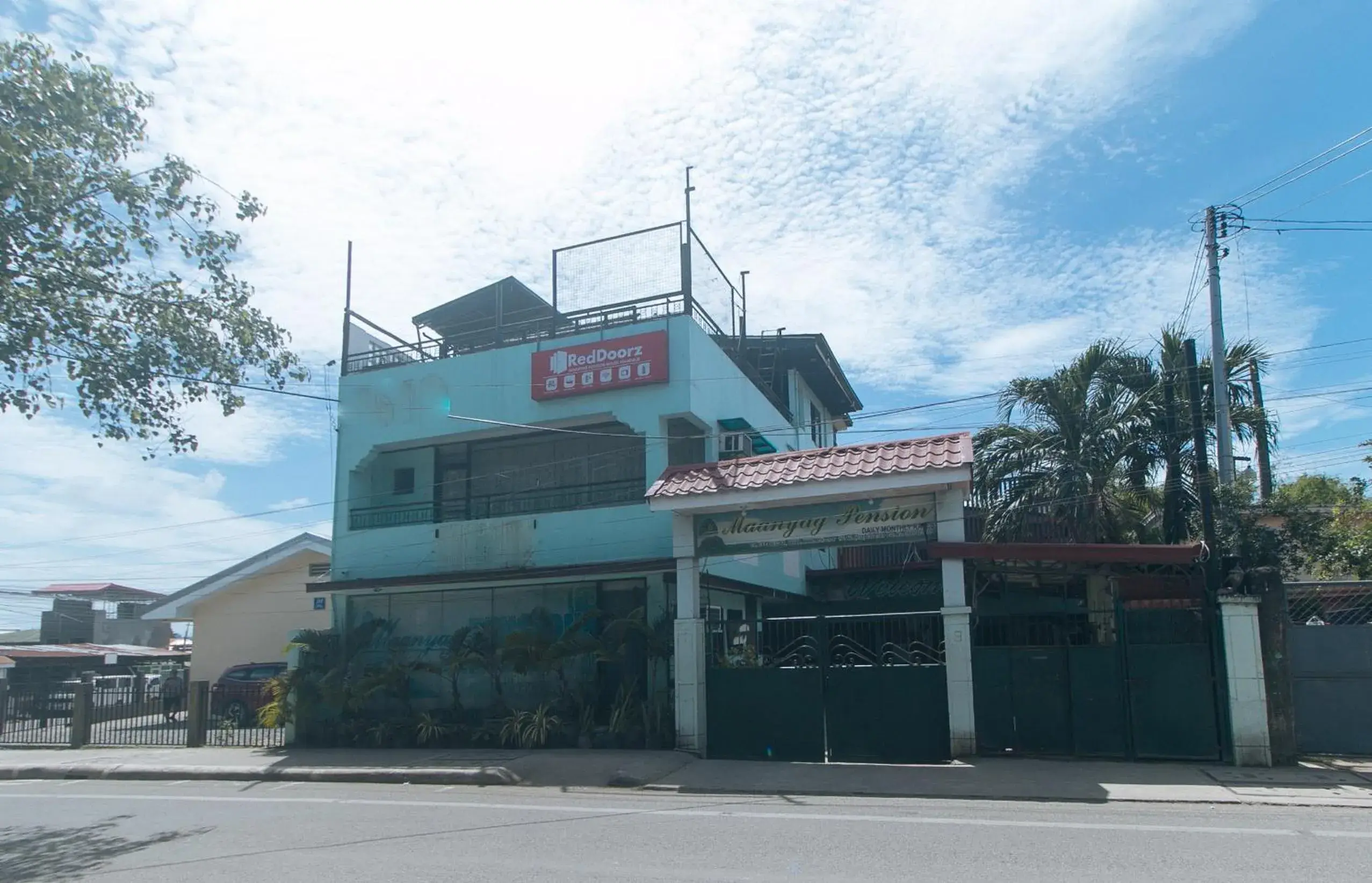 Property building in RedDoorz at Maanyag Pension House Mandaue Property building in RedDoorz at Maanyag Pension House Mandaue