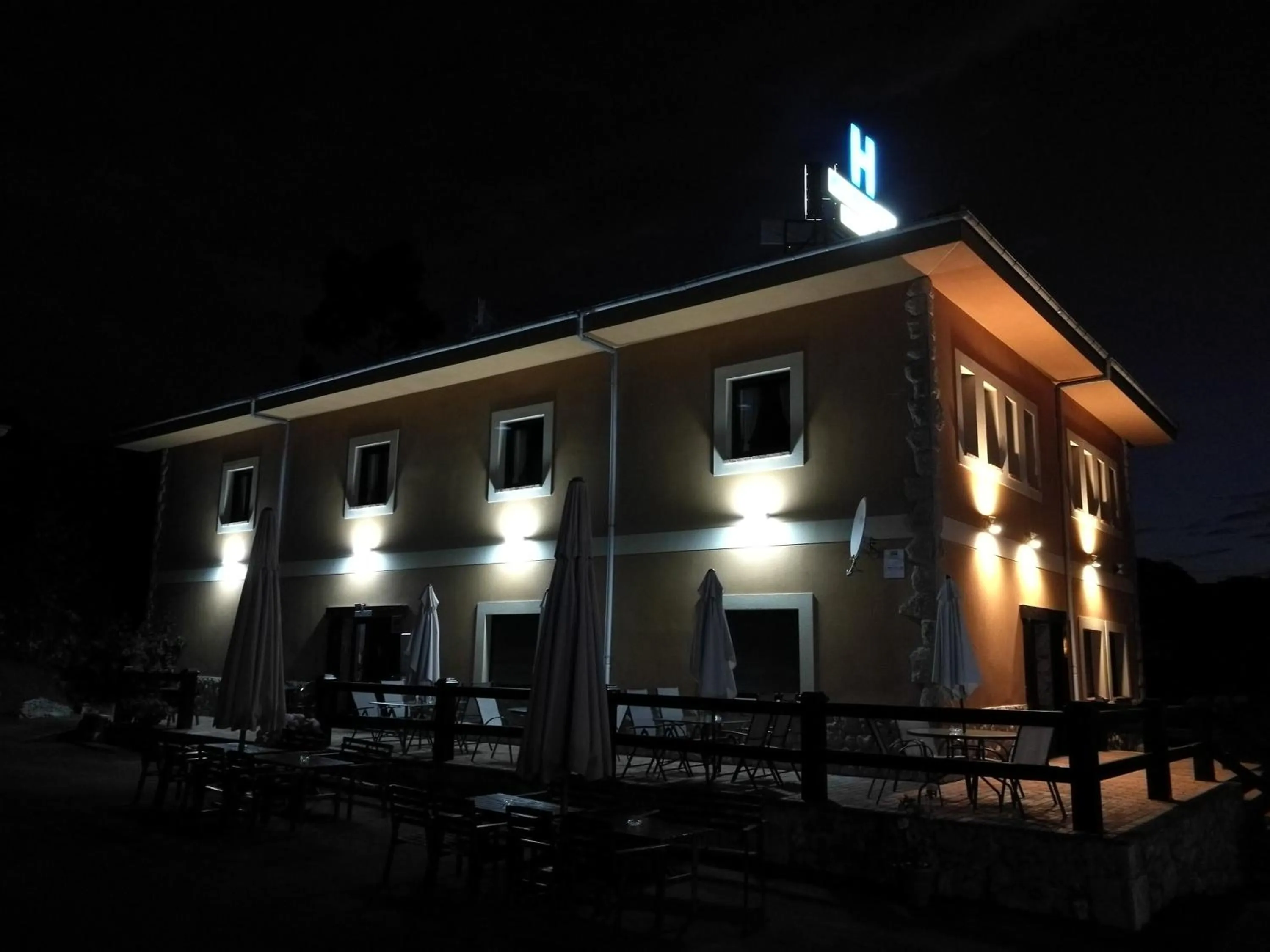 Property building in Hotel Alonso