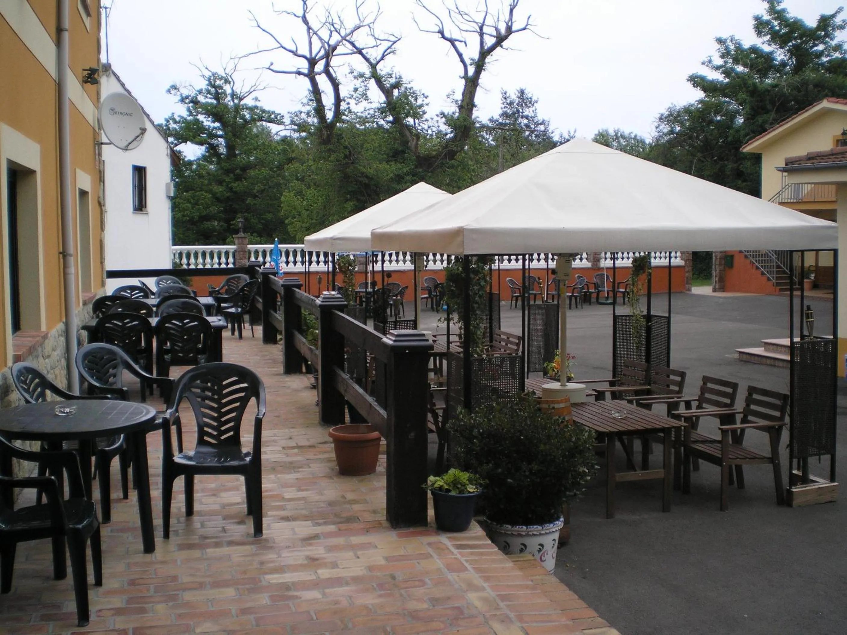 Property building in Hotel Alonso