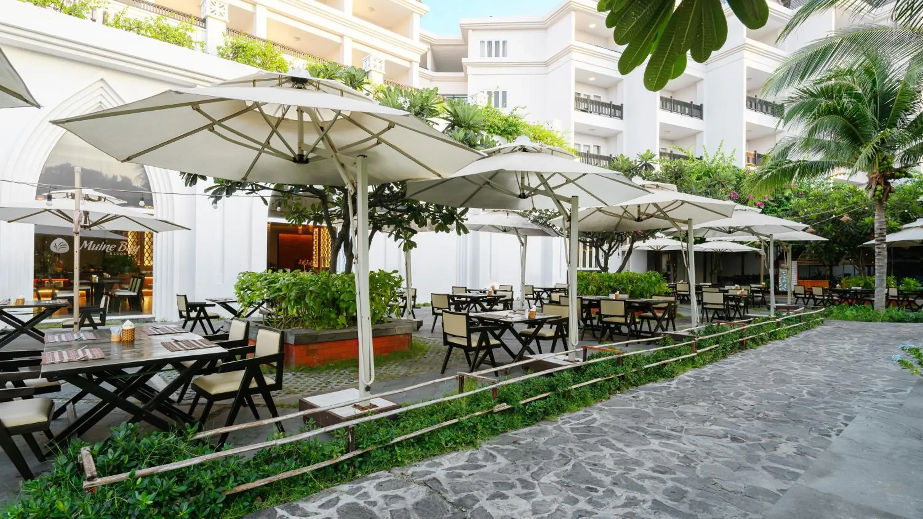 Restaurant/places to eat in Muine Bay Resort Restaurant/places to eat in Muine Bay Resort