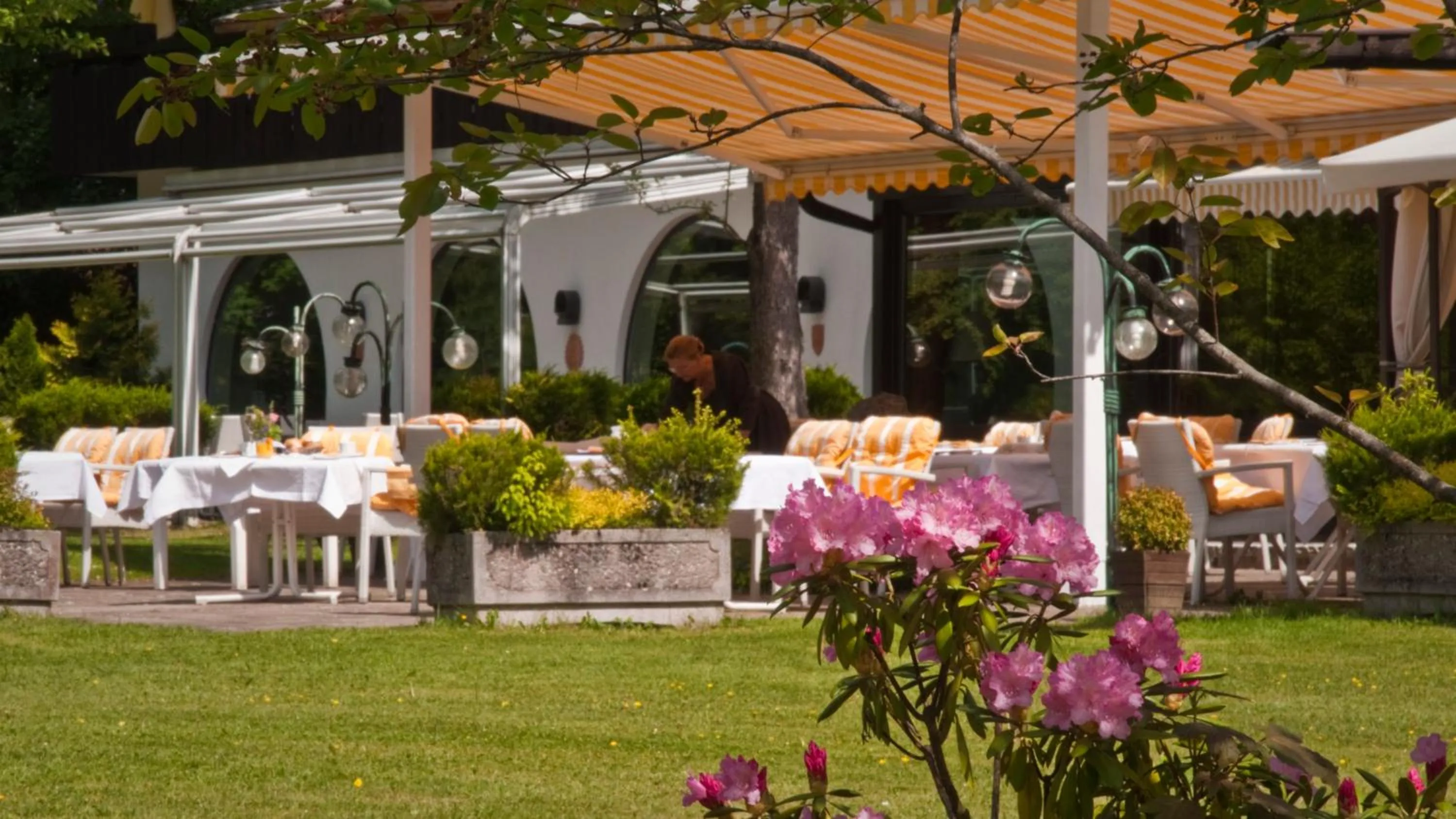 Restaurant/places to eat in Alpenhof Grainau