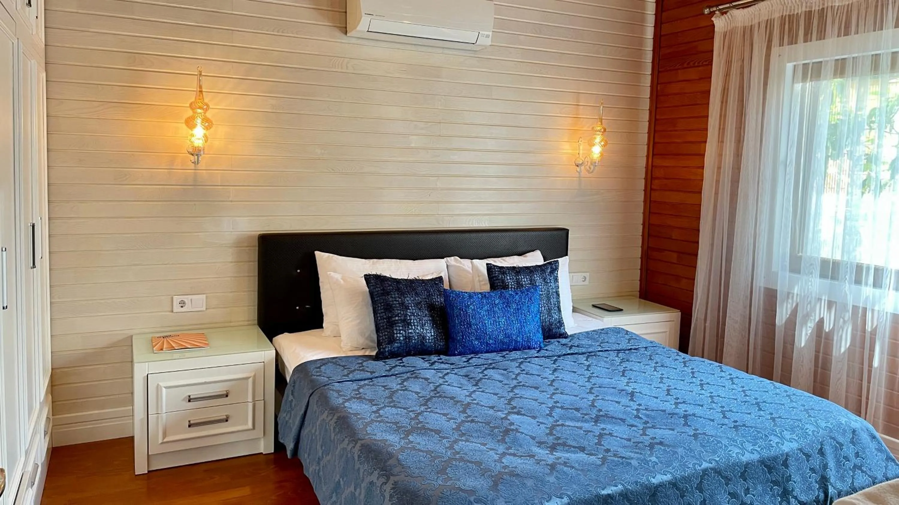 Bedroom, Bed in Aida Hotel