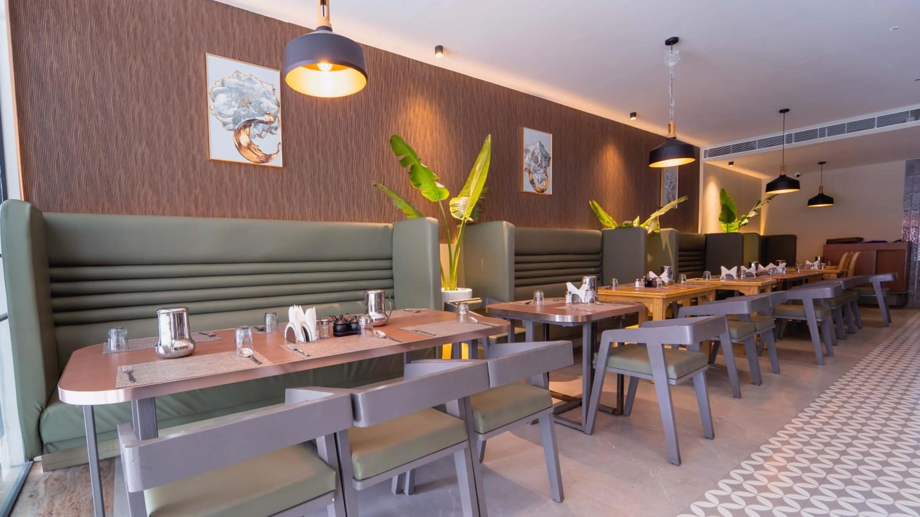 Restaurant/places to eat in Treebo Kingsbury Fiesta Vellore