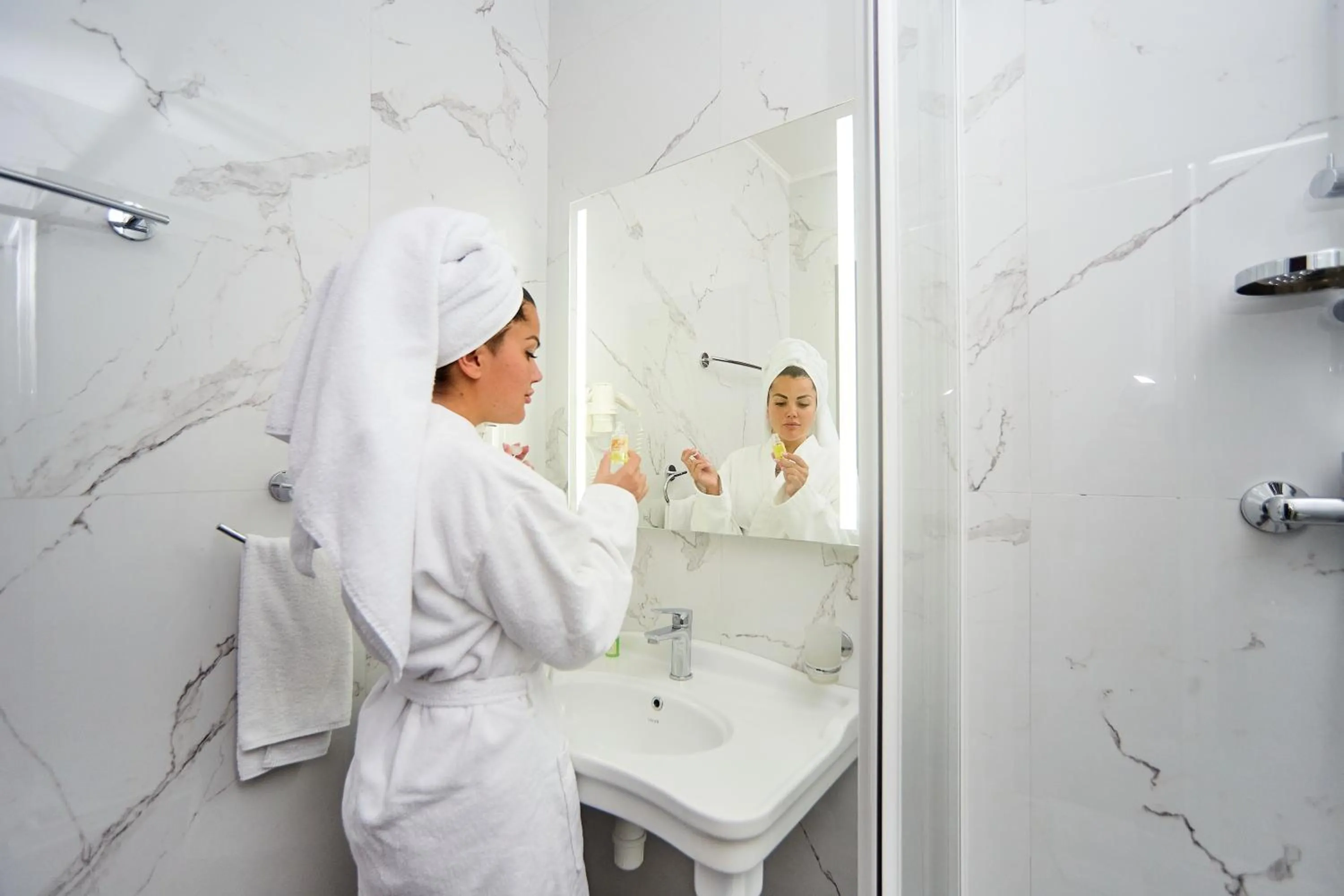 Shower in Royal Street Hotel