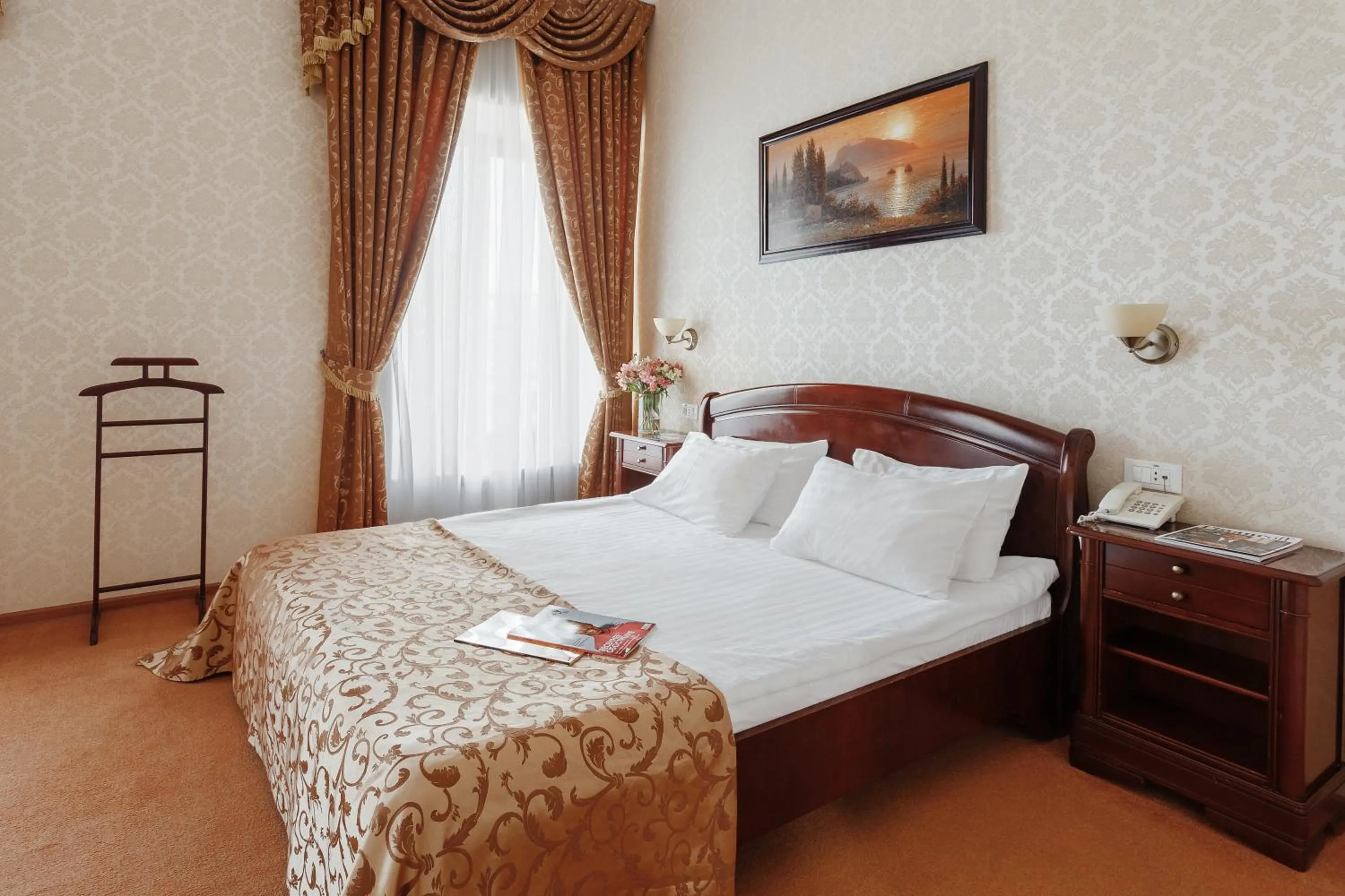 Bed in Royal Street Hotel