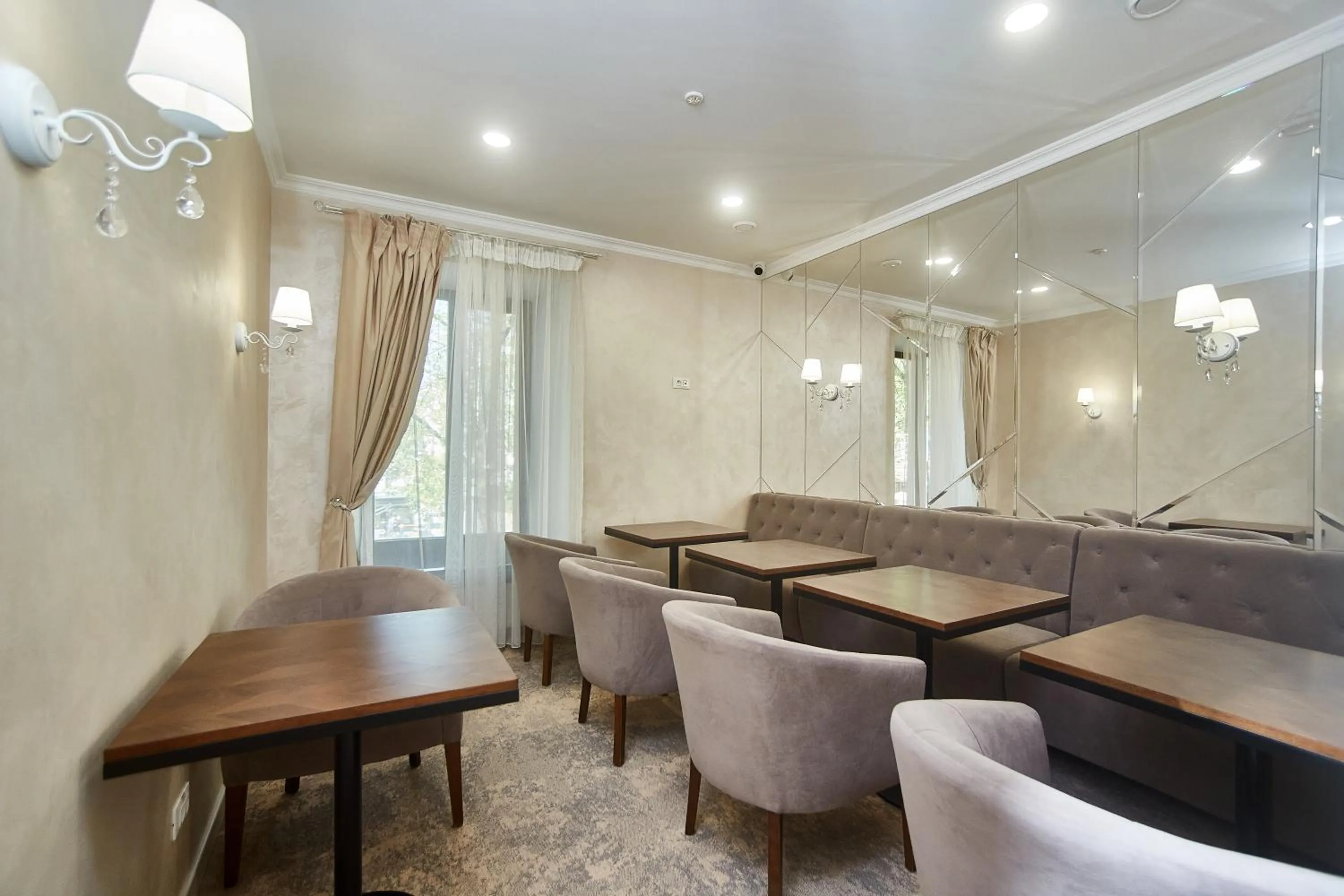 Lounge or bar in Royal Street Hotel