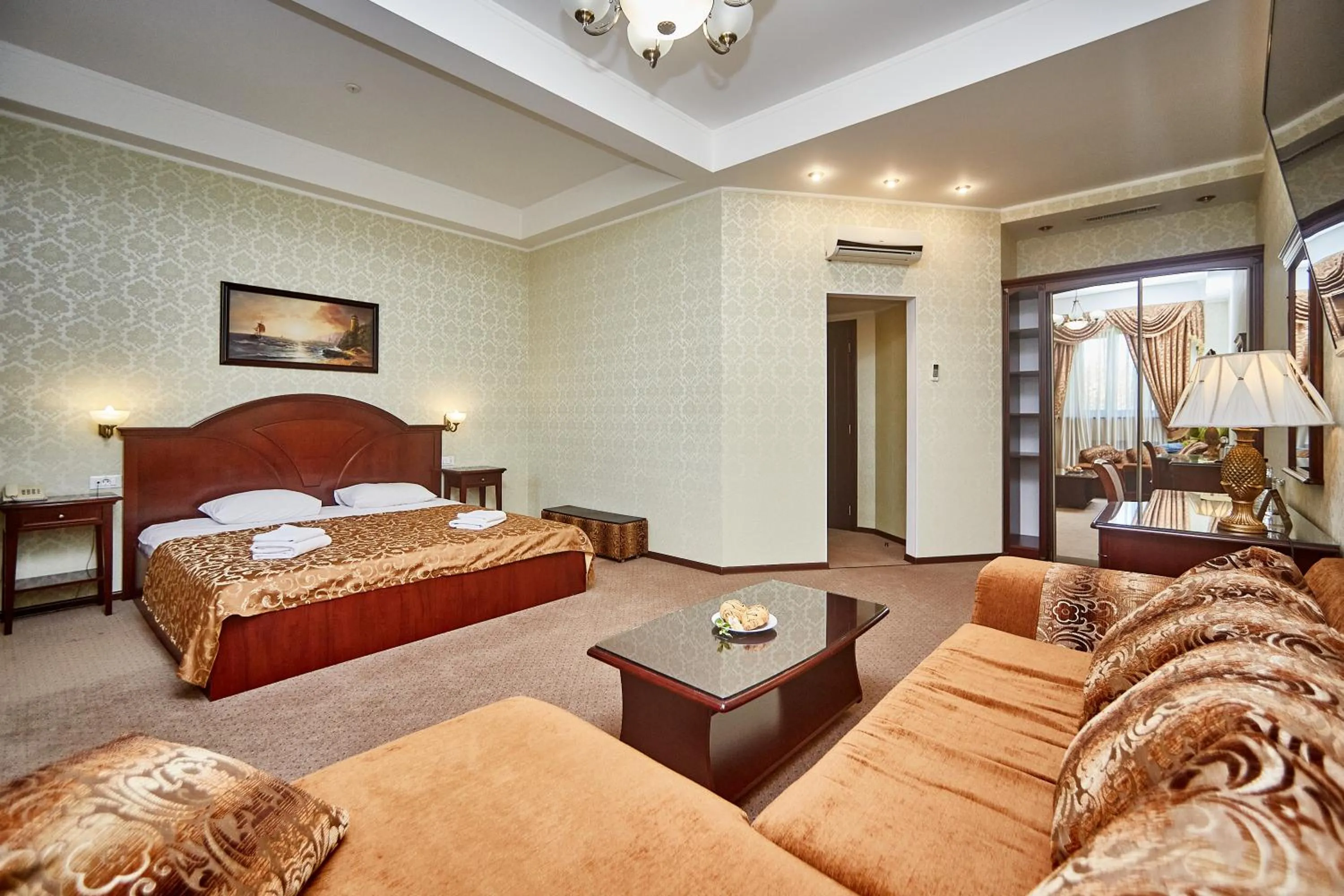 Area and facilities, Bed in Royal Street Hotel