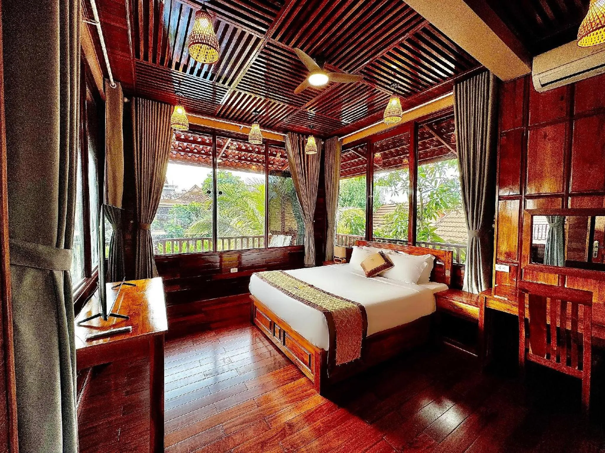 Bed in Golden Topaz Phu Quoc Resort