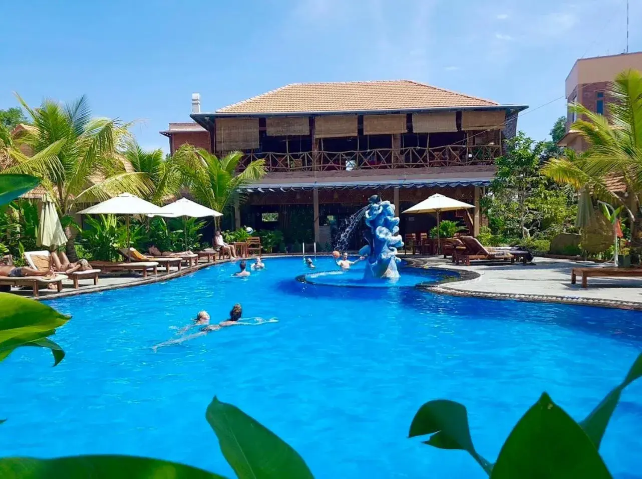 Swimming pool in Golden Topaz Phu Quoc Resort Swimming pool in Golden Topaz Phu Quoc Resort