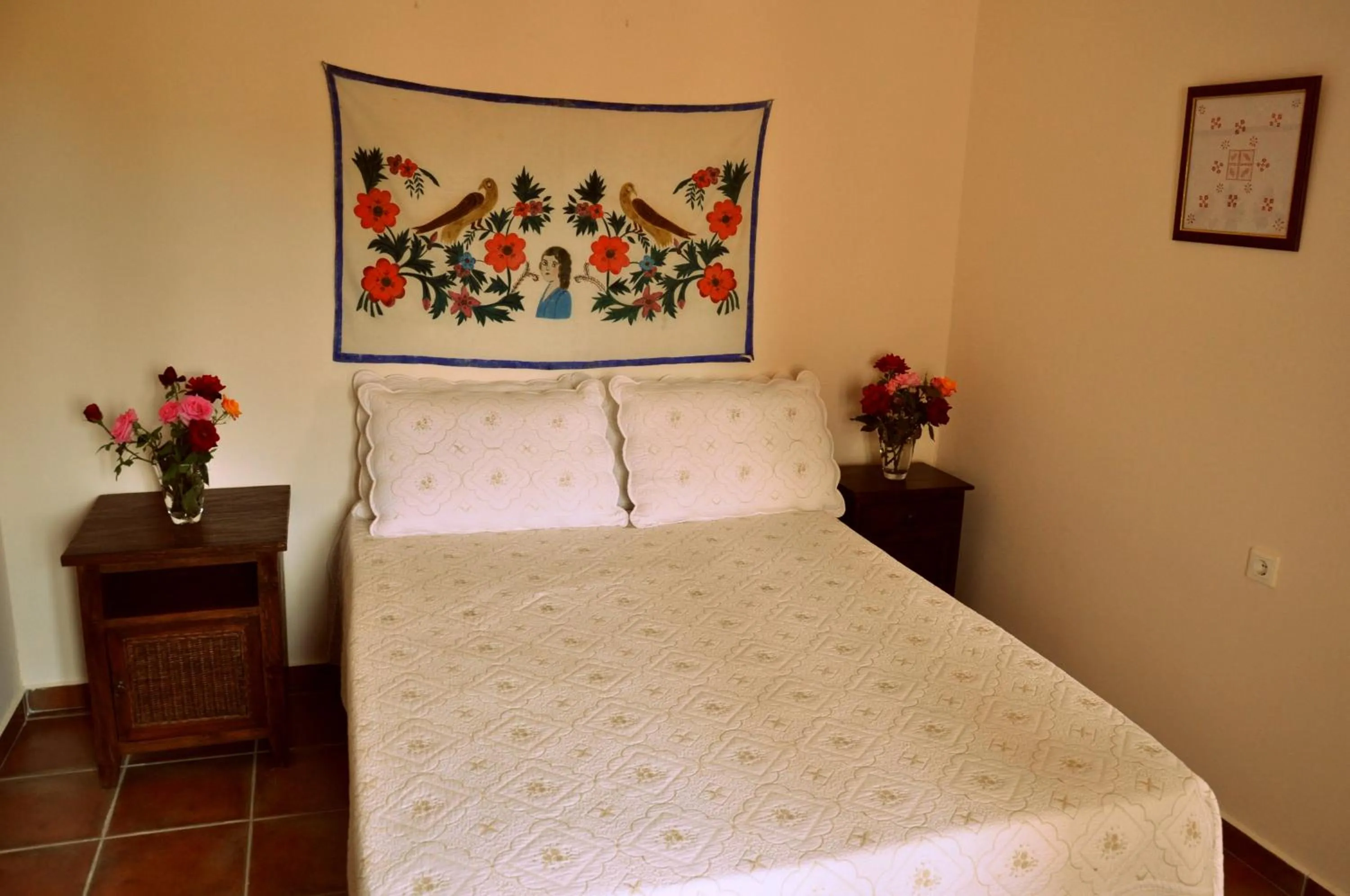 Bedroom, Bed in Arapakis Historic Castle
