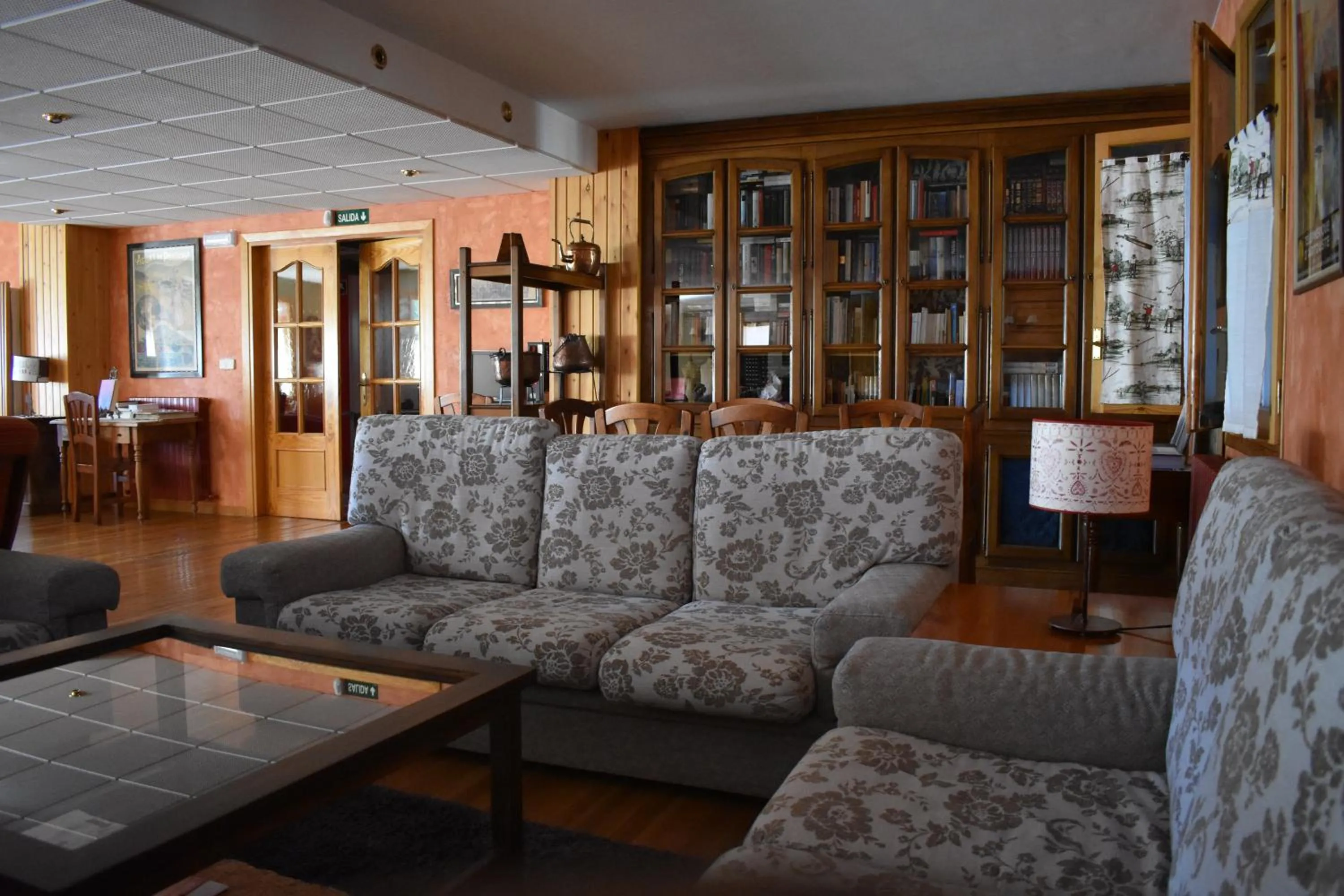 Communal lounge/ TV room in Hotel Sabocos