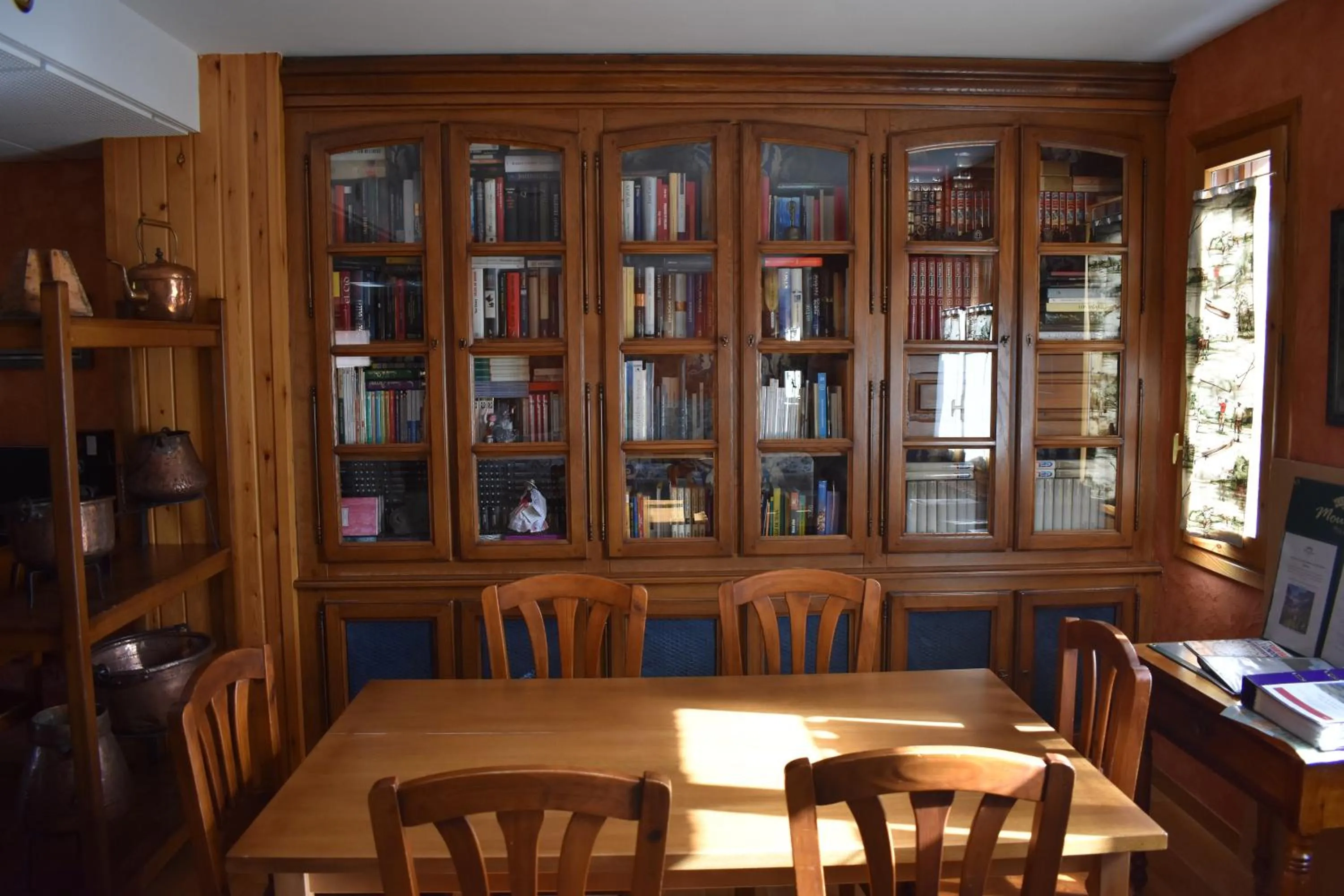 Communal lounge/ TV room in Hotel Sabocos