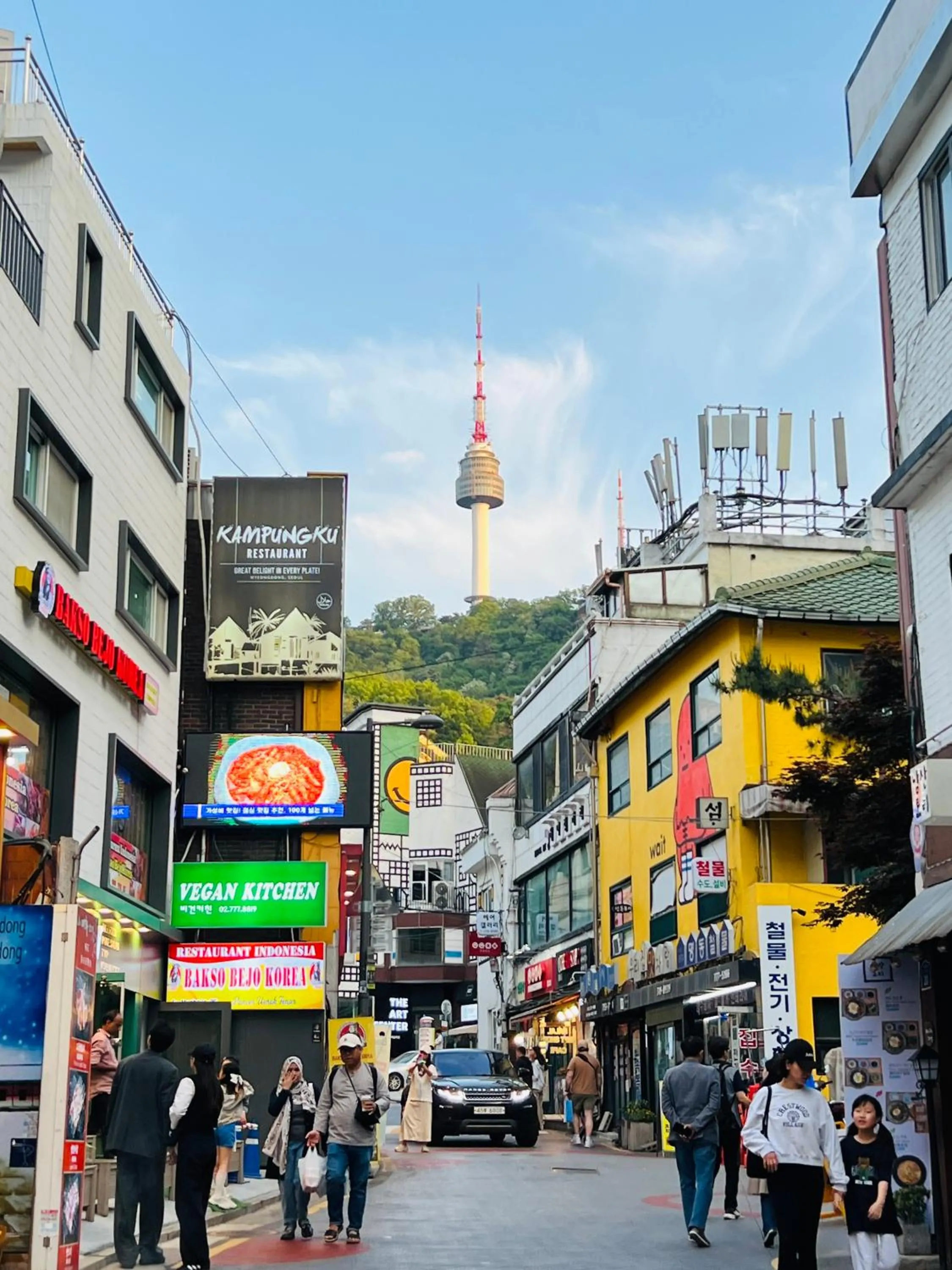 Restaurant/places to eat in Happy Garden Guesthouse