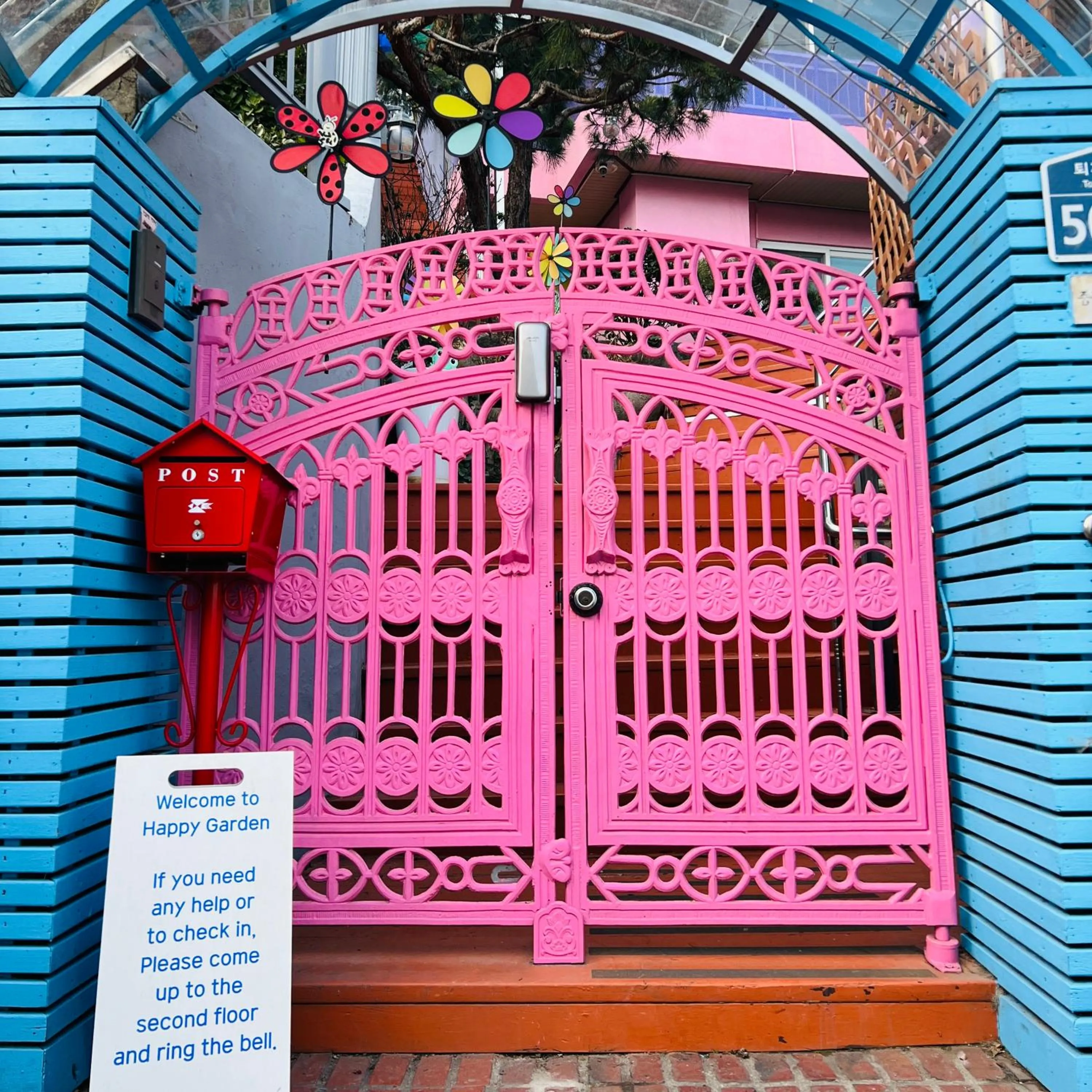 Facade/entrance in Happy Garden Guesthouse