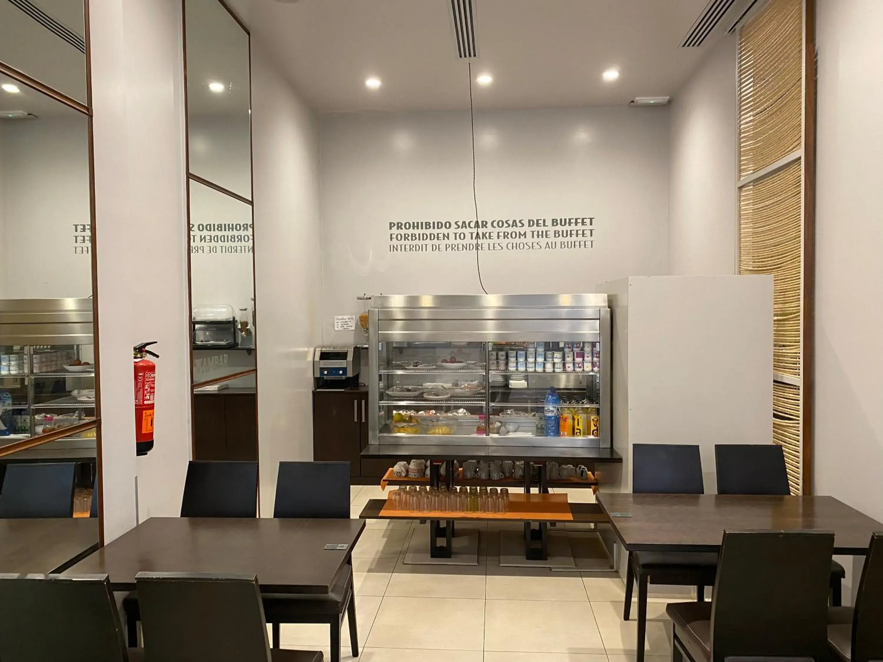 Buffet breakfast in dpCristal Buffet breakfast in dpCristal