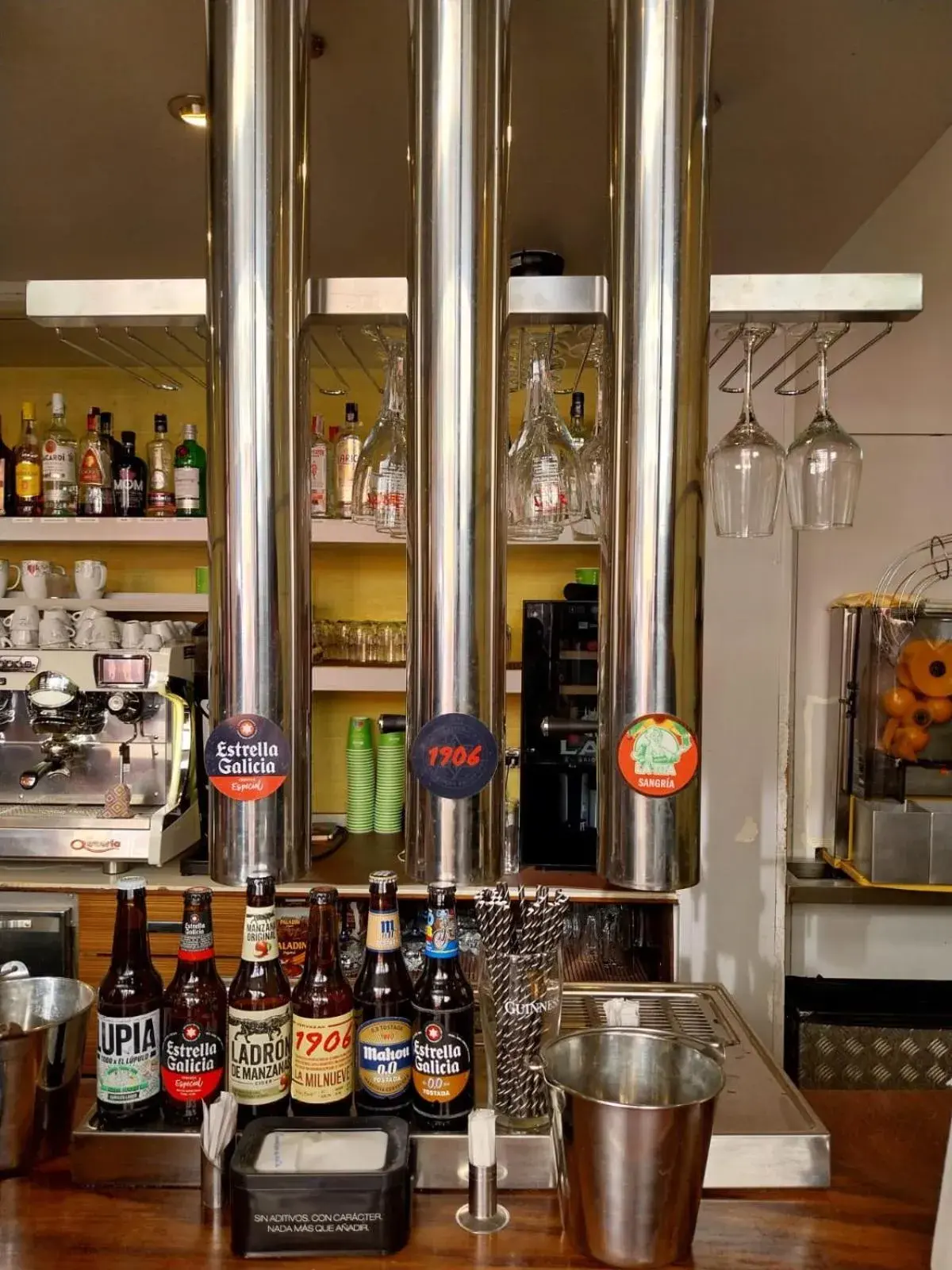 Restaurant/places to eat in dpCristal Restaurant/places to eat in dpCristal