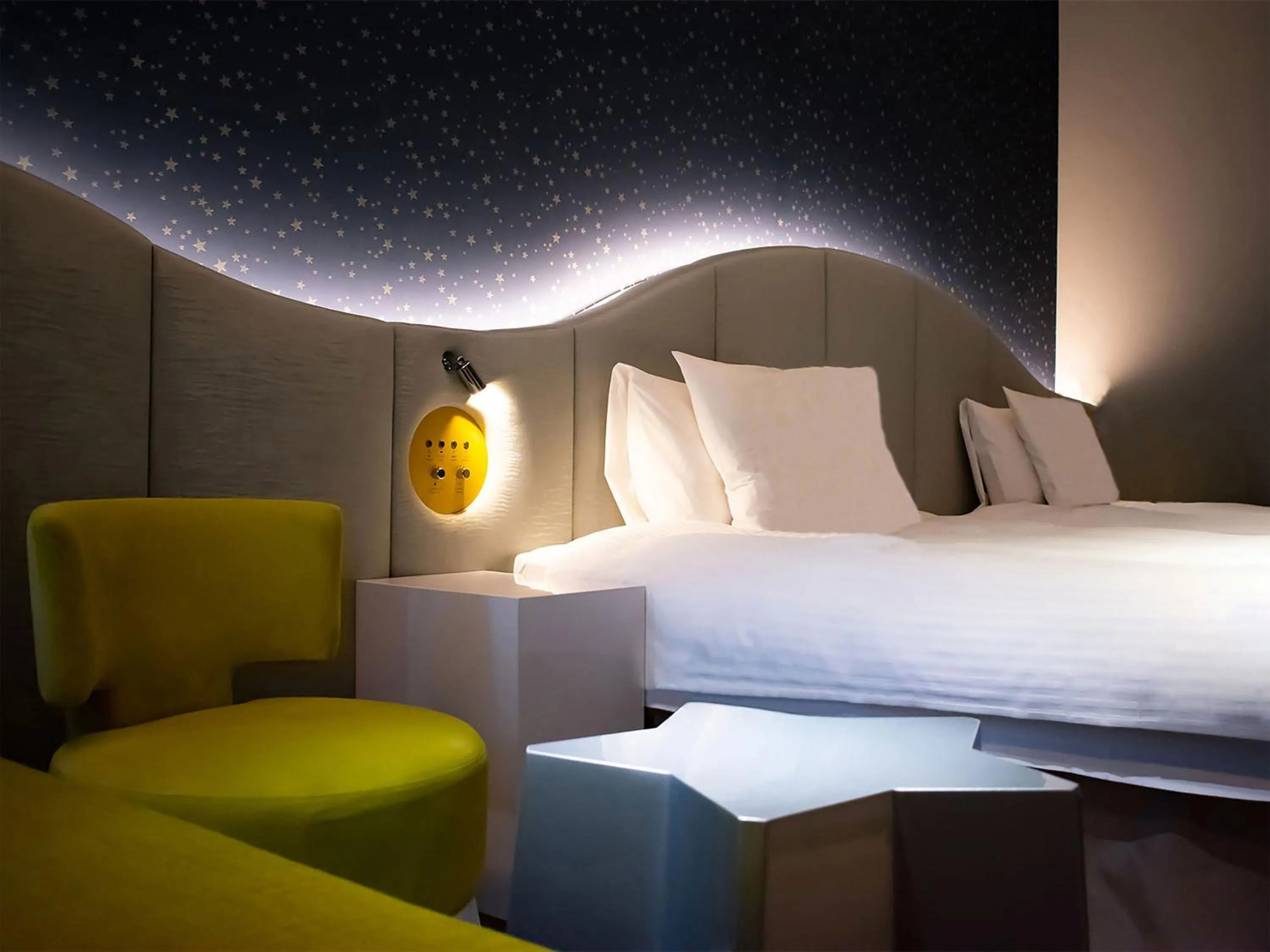 Photo of the whole room, Bed in Hotel Universal Port Vita