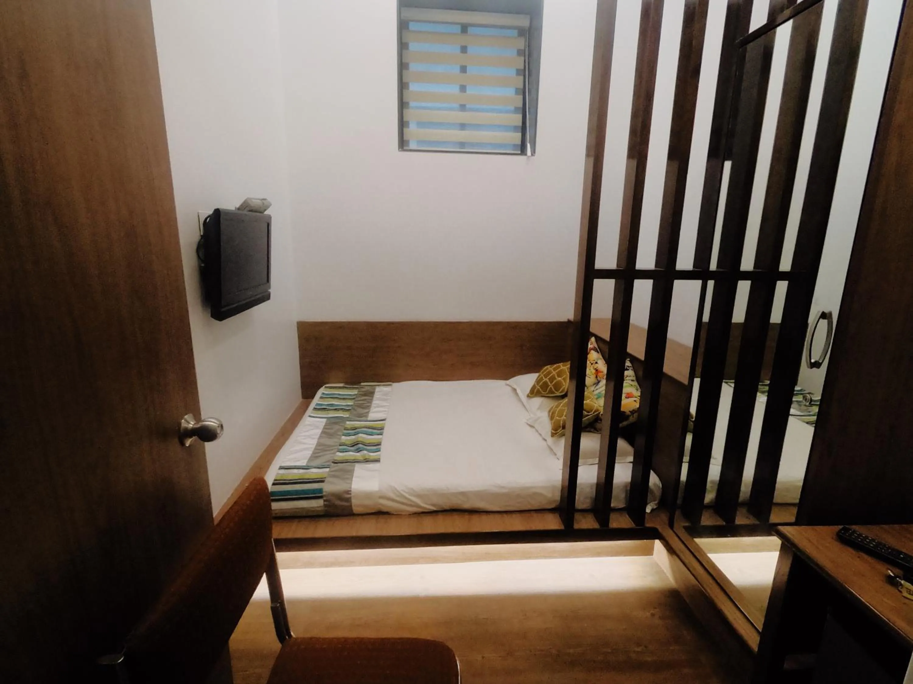 Bed in Carlton Hotel Mumbai - Behind Taj Mahal Palace Colaba Mumbai