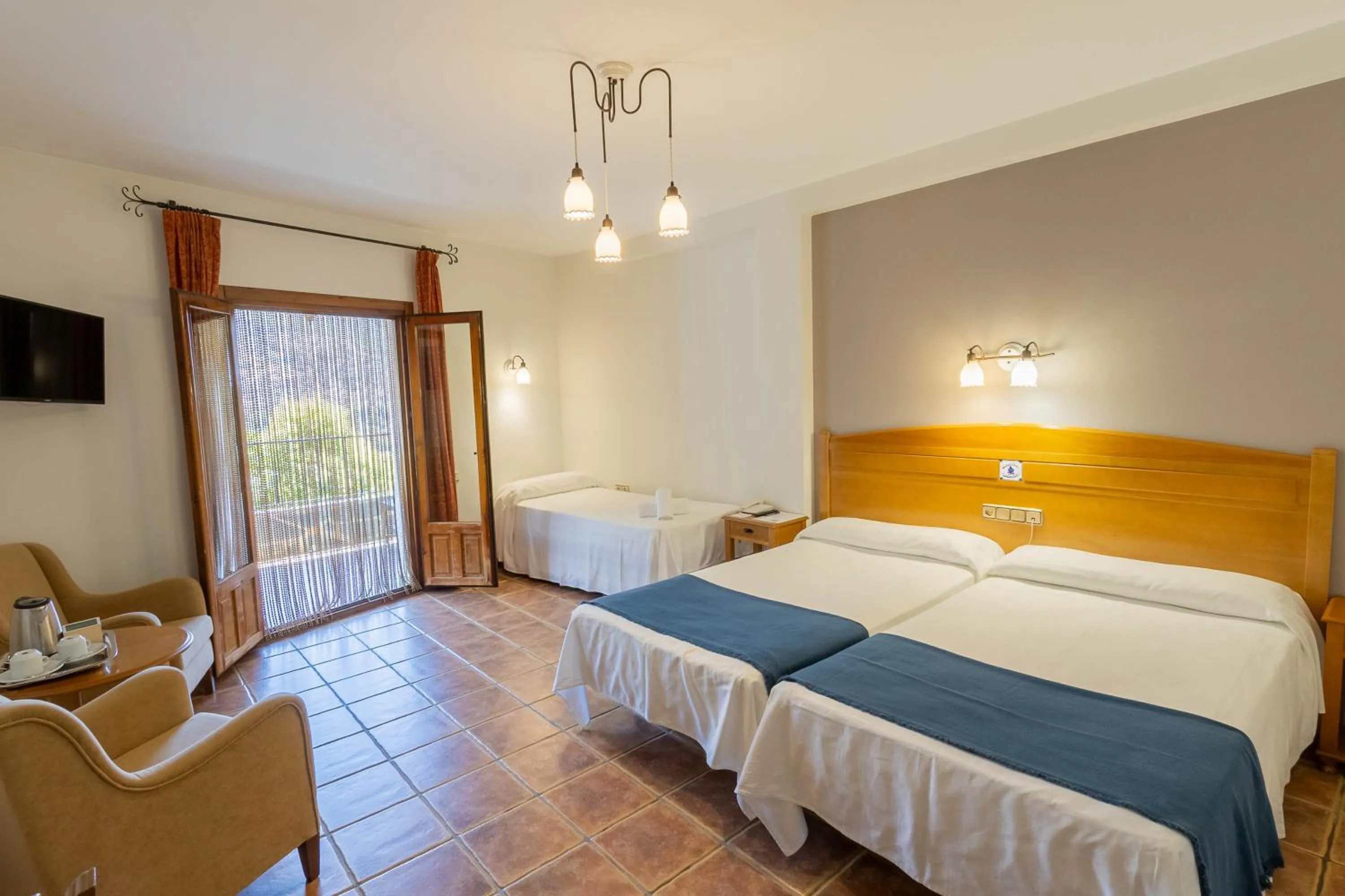 Bed in Hotel La Fragua II