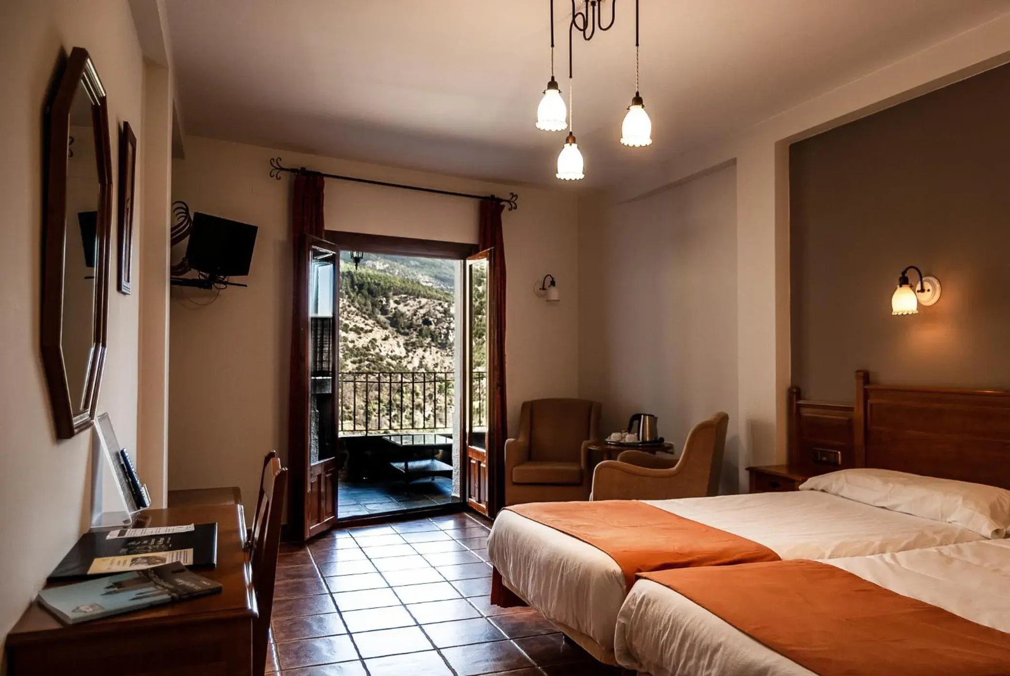 Twin Room with Mountain View in Hotel La Fragua II Twin Room with Mountain View in Hotel La Fragua II