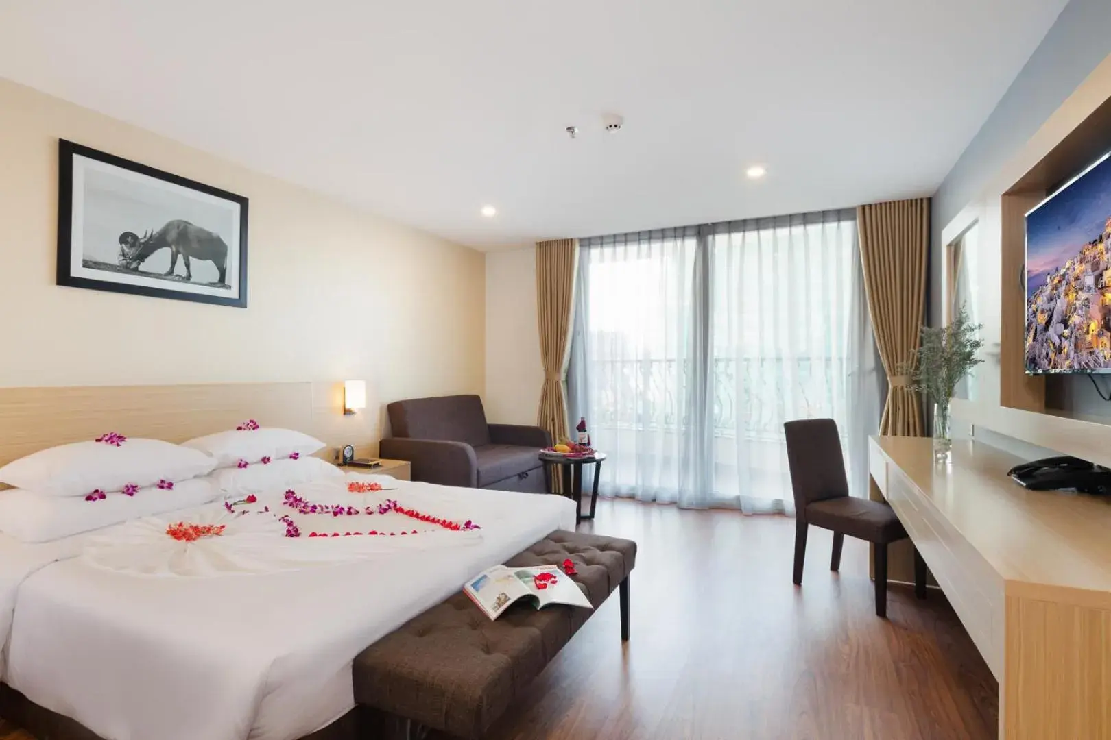 Senior Deluxe Double or Twin Room with Balcony & City - Sea View in Sao Viet Nha Trang Hotel Senior Deluxe Double or Twin Room with Balcony & City - Sea View in Sao Viet Nha Trang Hotel