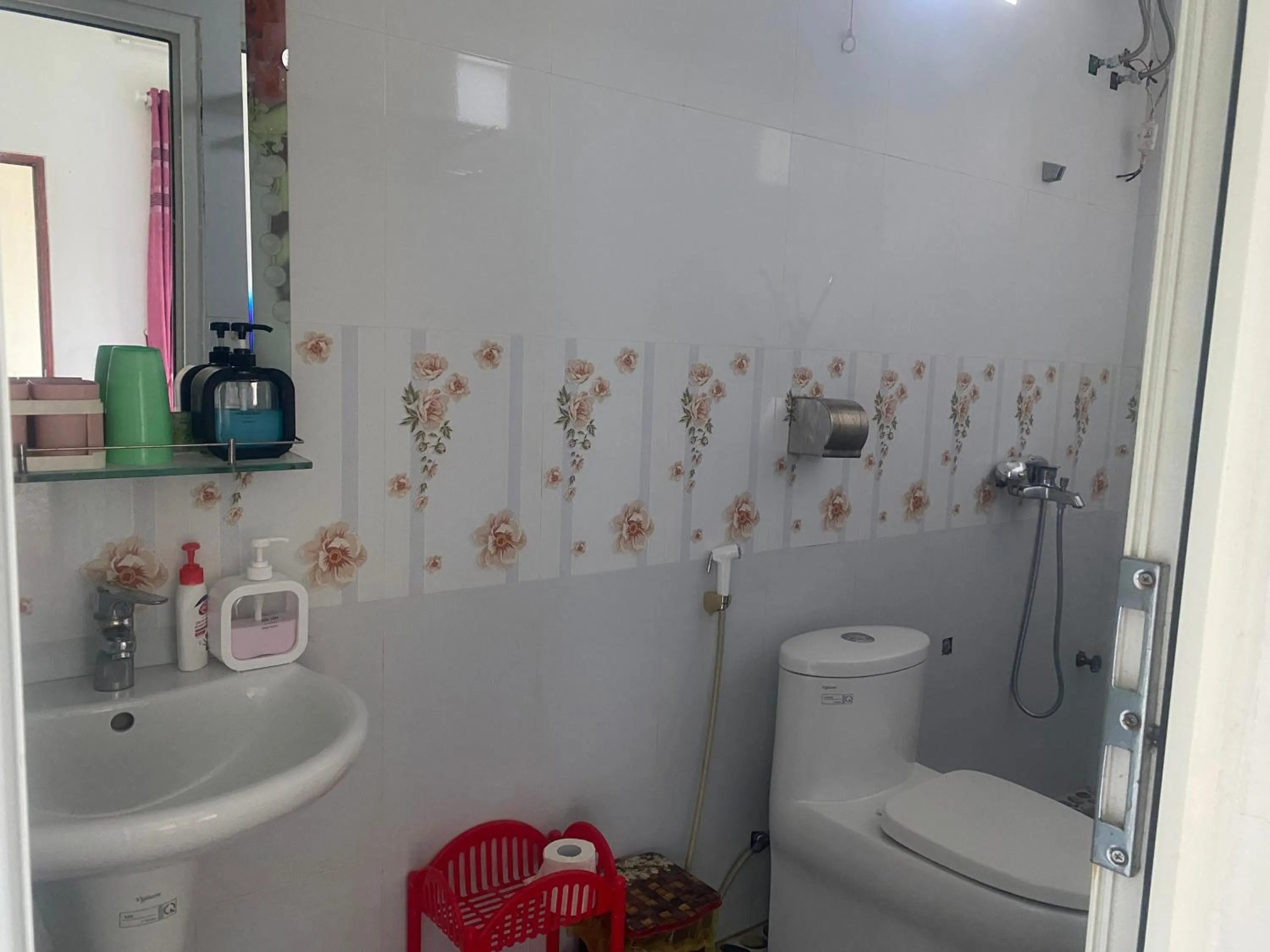 Shower in Phong Nha - Tien's Cozy Homestay