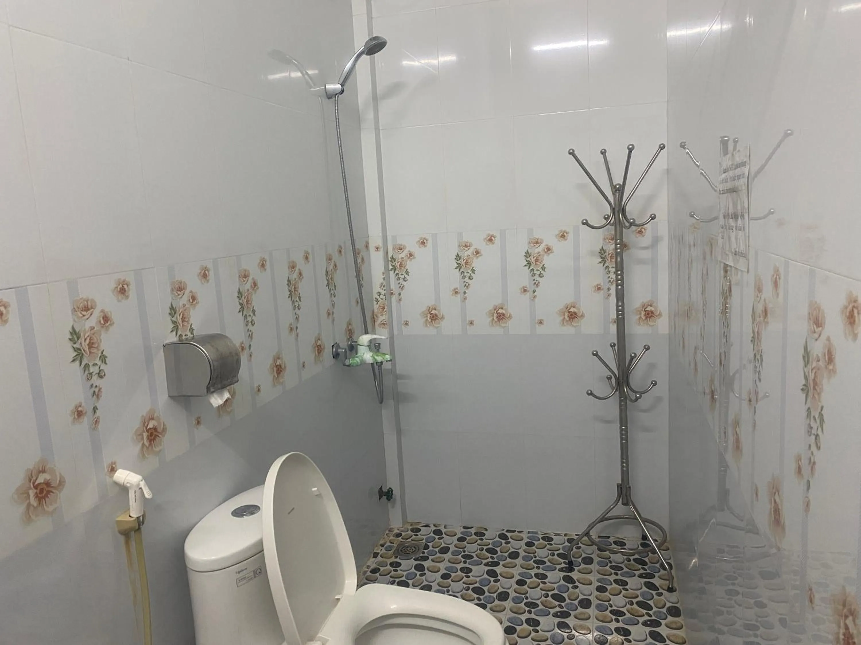 Shower in Phong Nha - Tien's Cozy Homestay