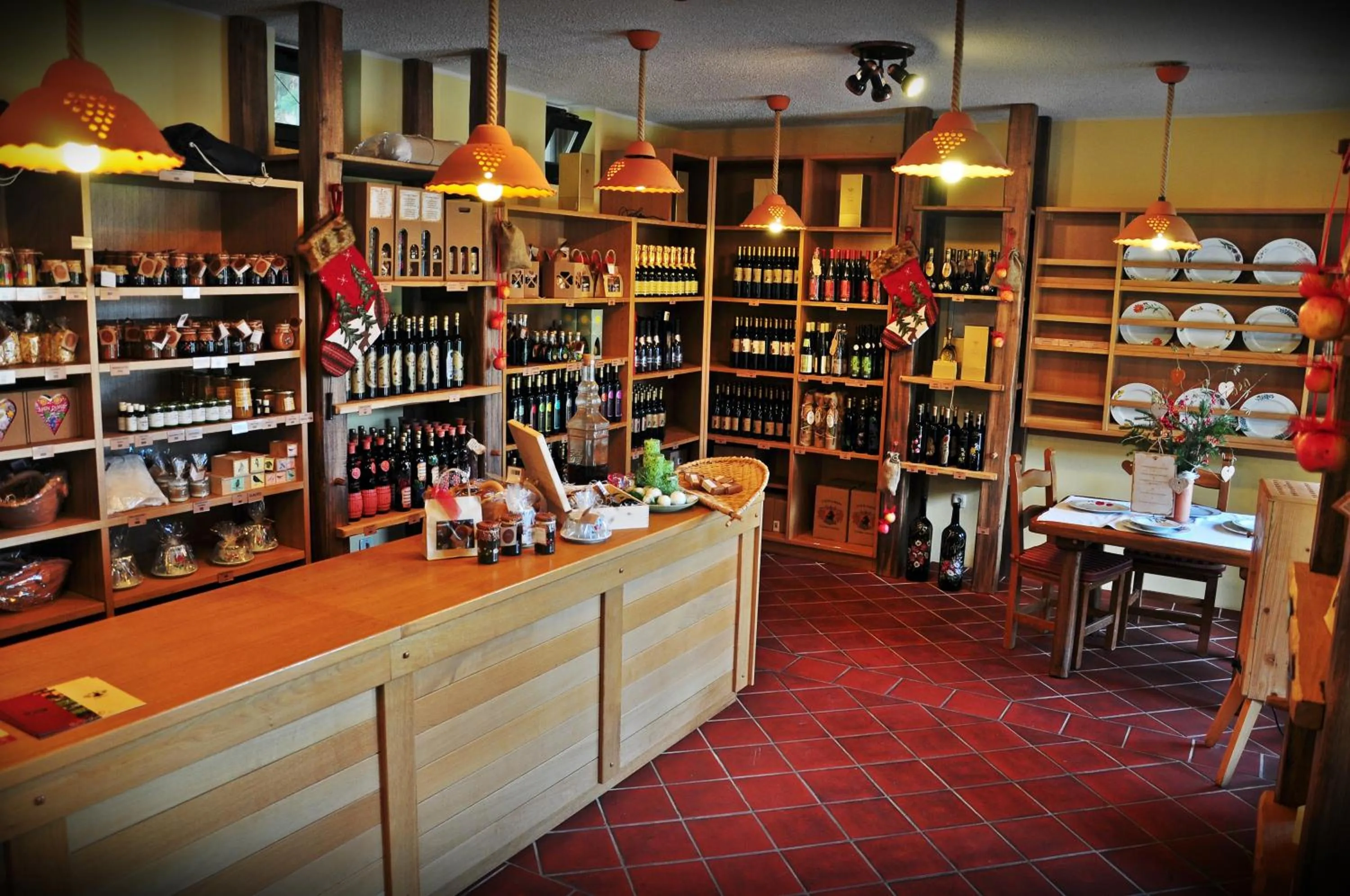 On-site shops in Natura Amon