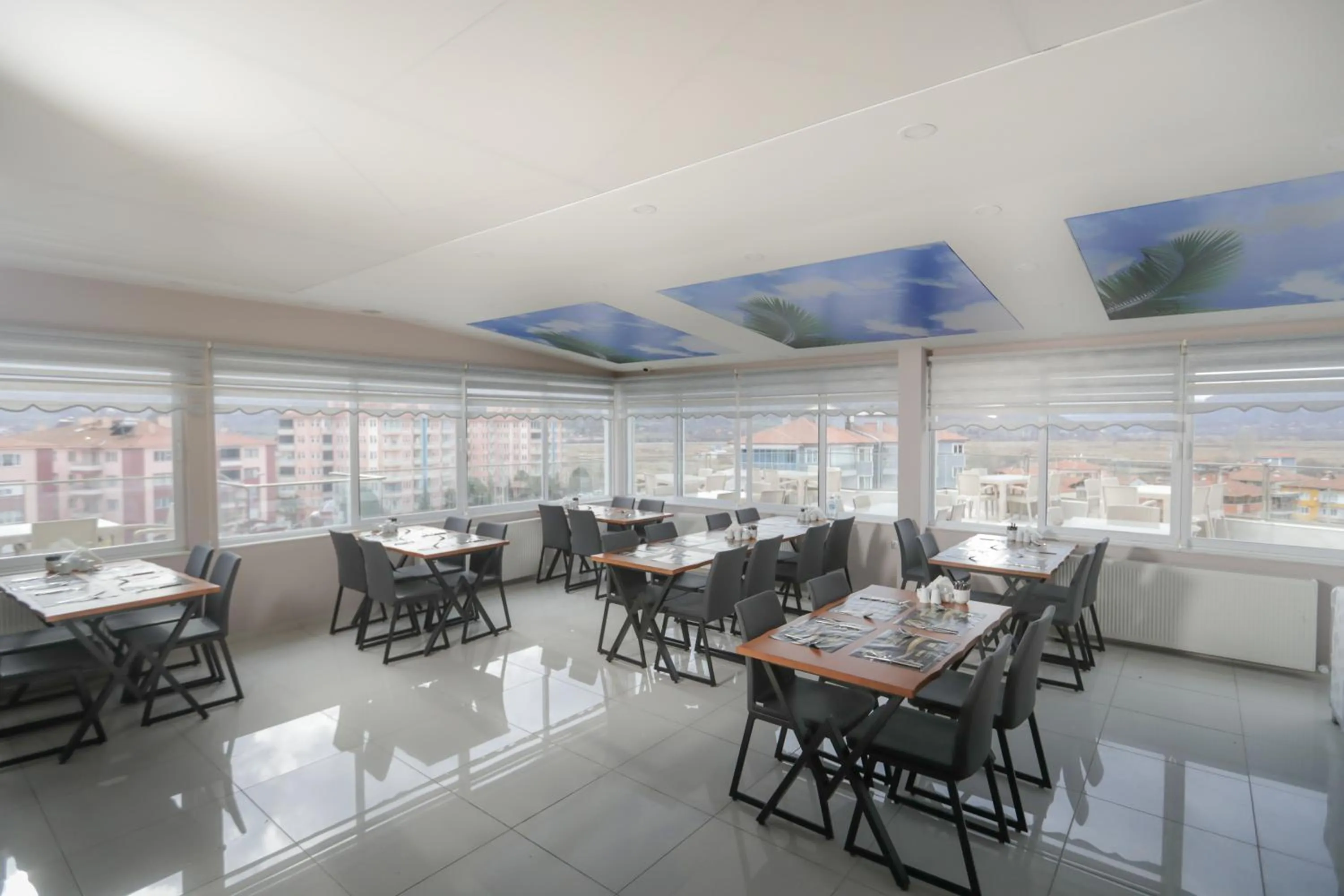 Restaurant/places to eat in Grand Dost Hotel