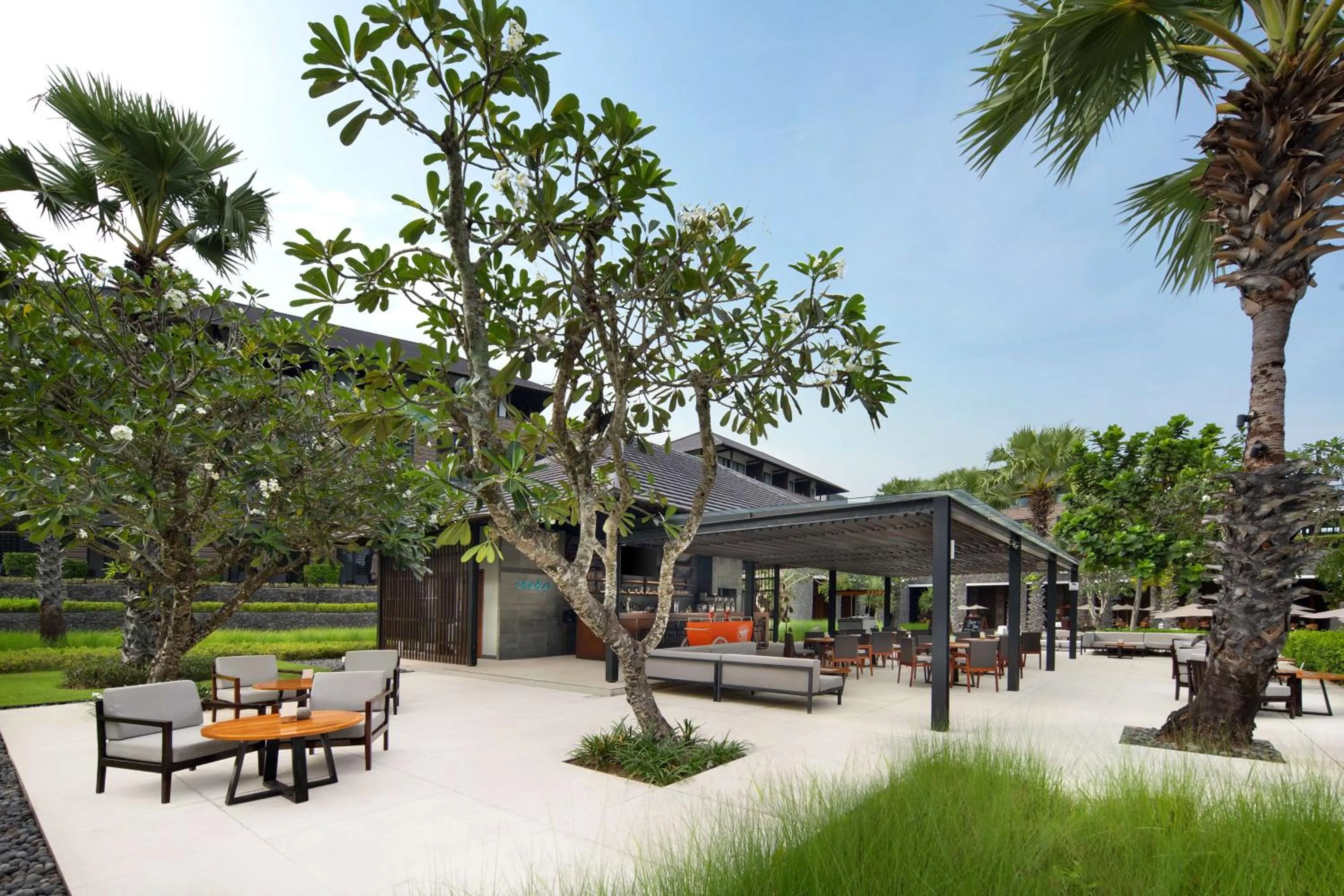 Lounge or bar in Radisson Blu Bali Uluwatu