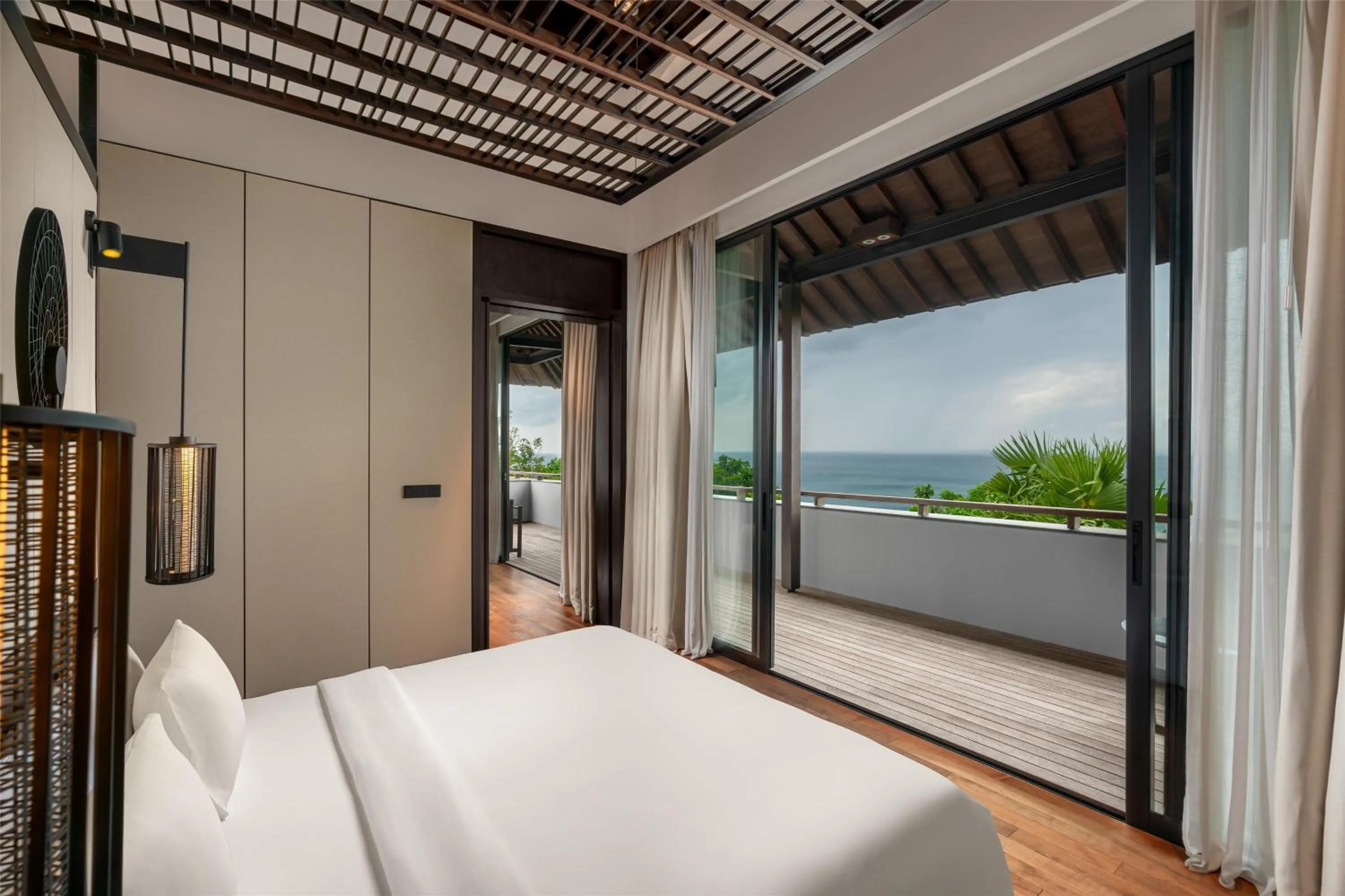 Photo of the whole room, Bed in Radisson Blu Bali Uluwatu