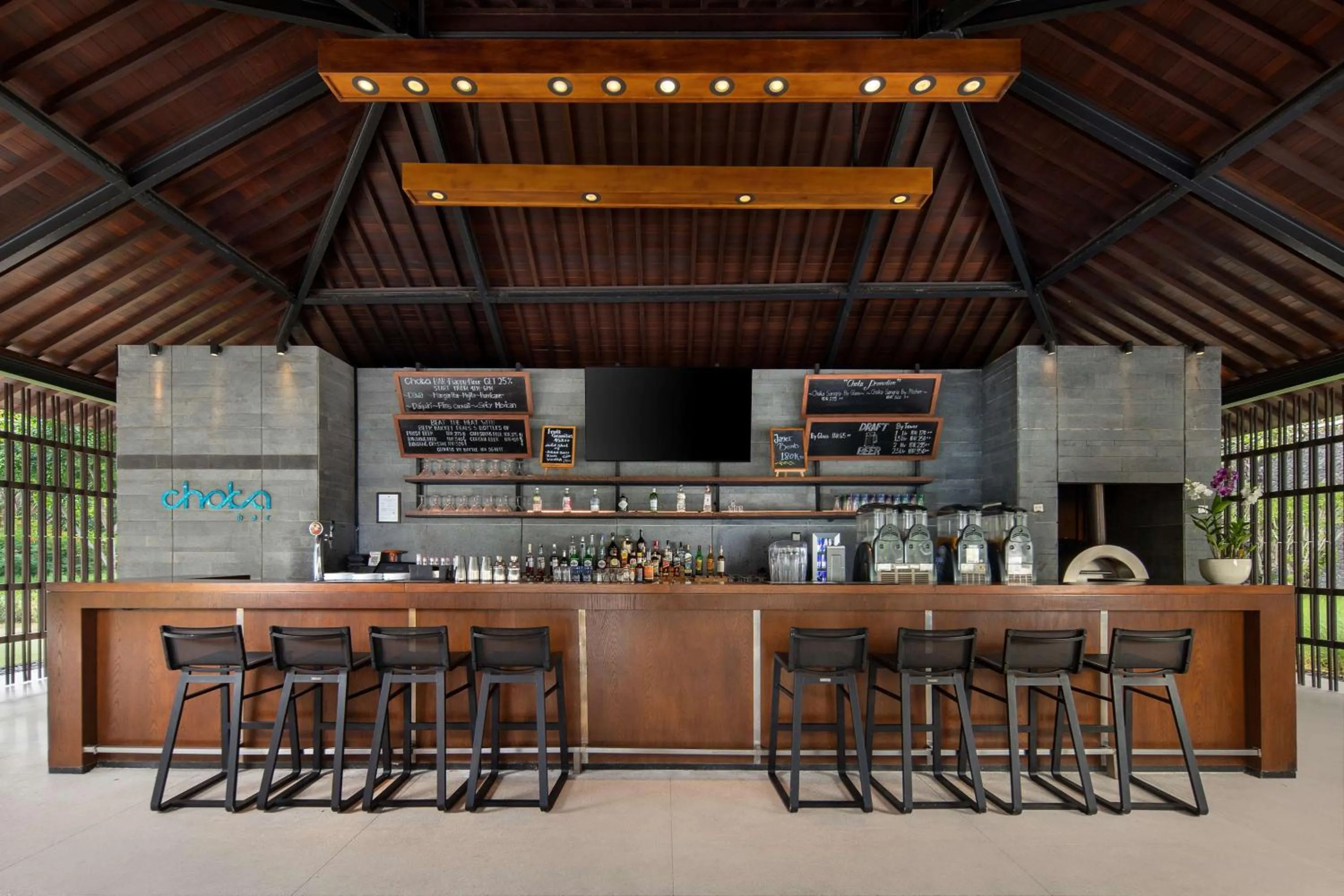 Lounge or bar in Radisson Blu Bali Uluwatu