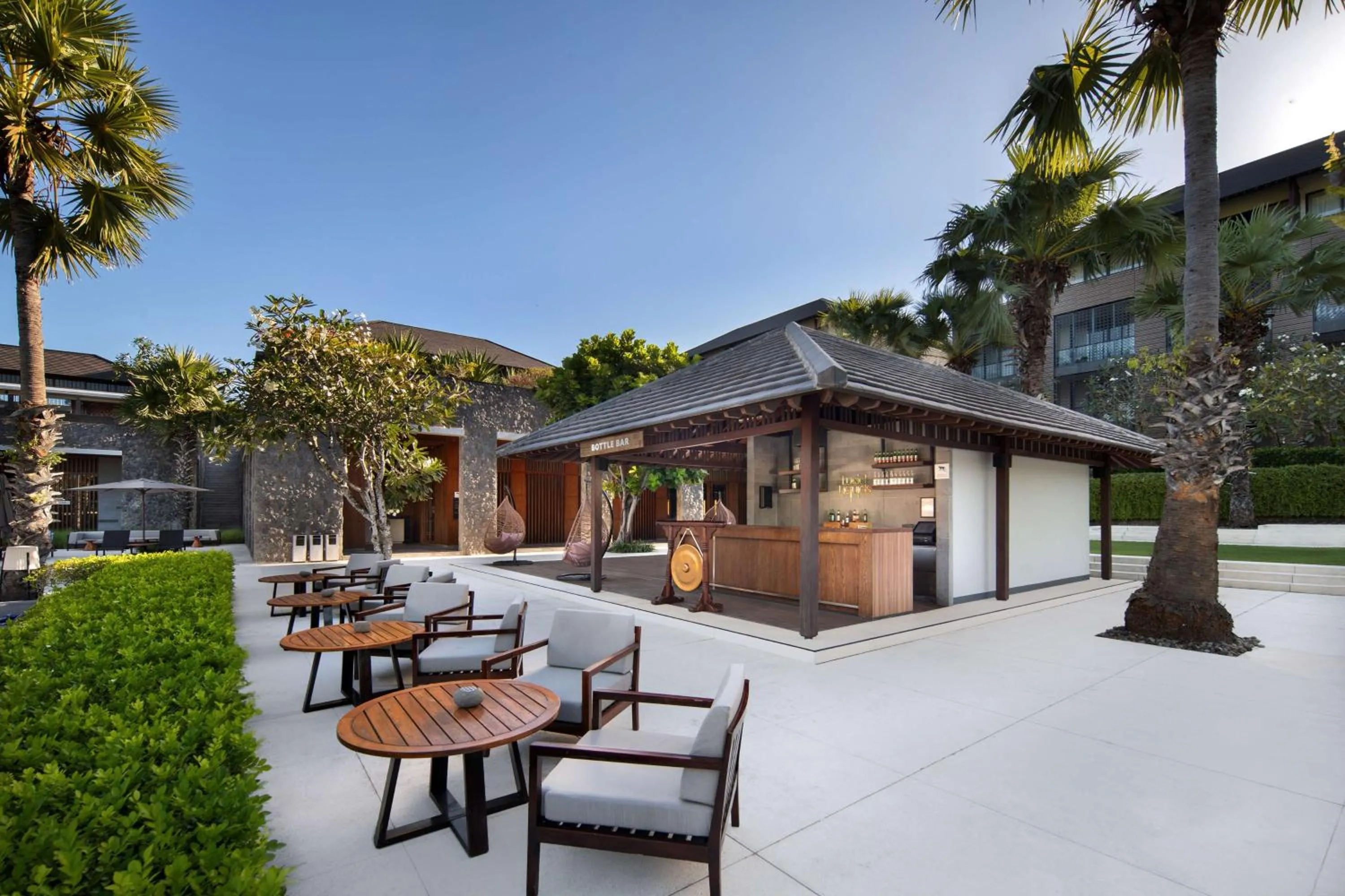 Lounge or bar in Radisson Blu Bali Uluwatu