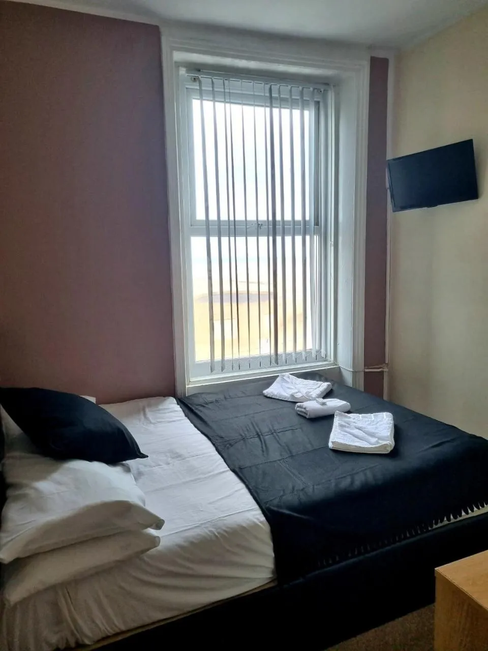 Bedroom, Bed in The Royal Windsor Hotel