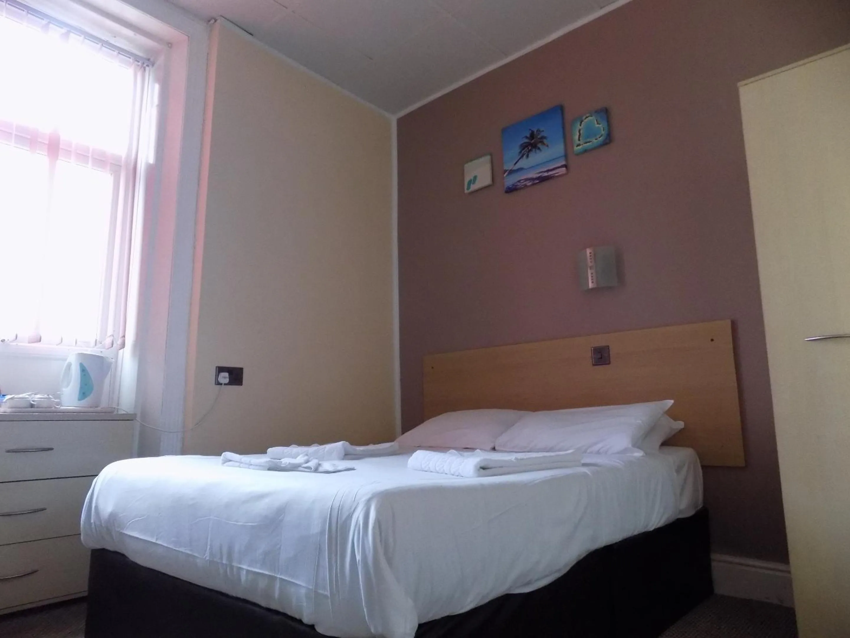 Bedroom, Bed in The Royal Windsor Hotel