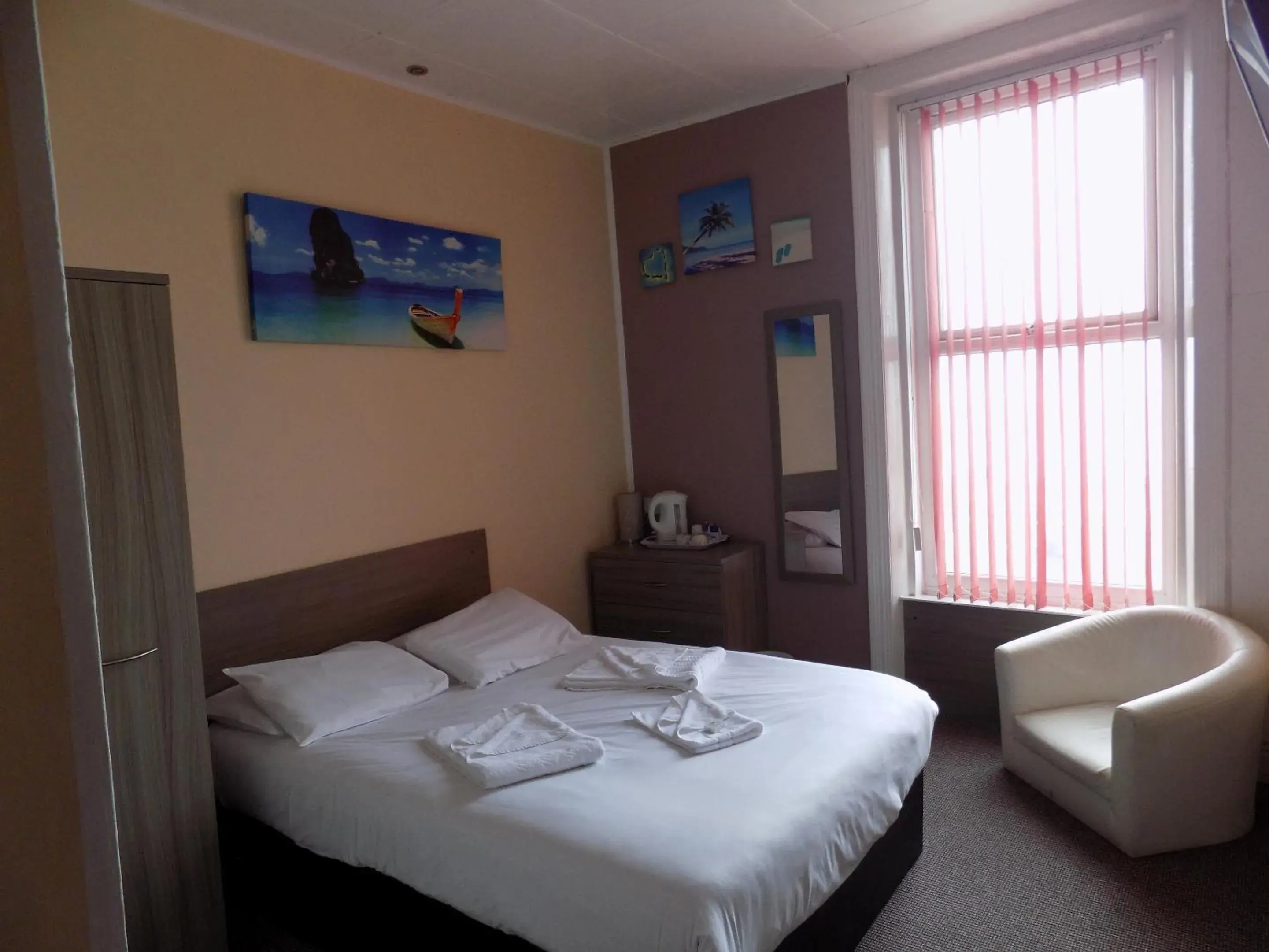 Bedroom, Bed in The Royal Windsor Hotel Bedroom, Bed in The Royal Windsor Hotel