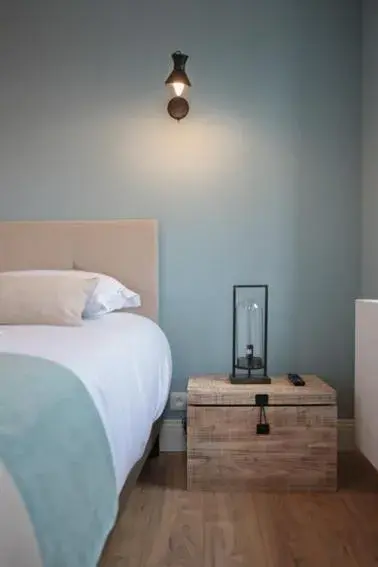 Deluxe Double Room with Balcony in Hotel Des Arts Deluxe Double Room with Balcony in Hotel Des Arts